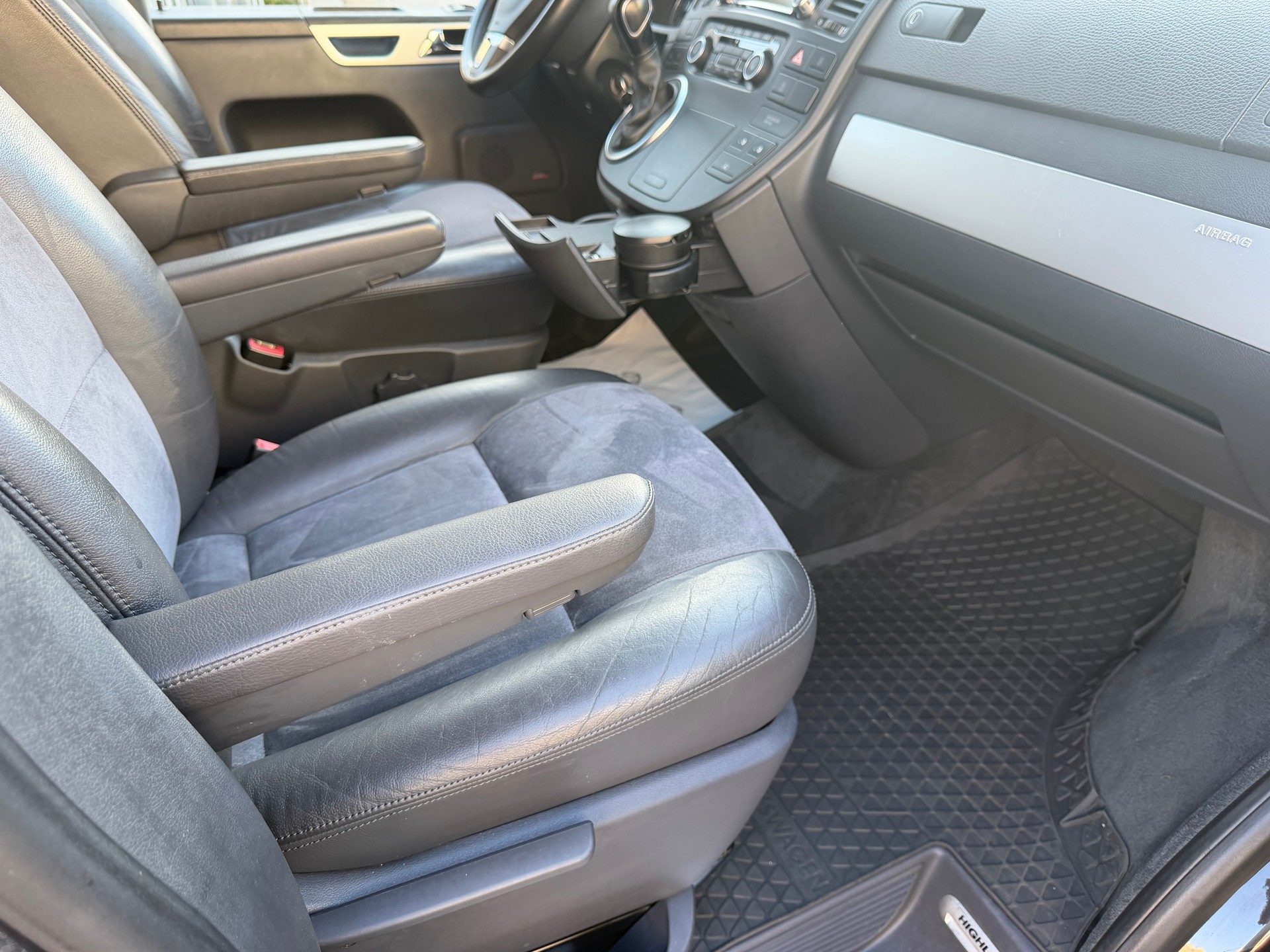 VW T5 Multivan 2.0 Bi-TDI CR Highline DSG-image-16