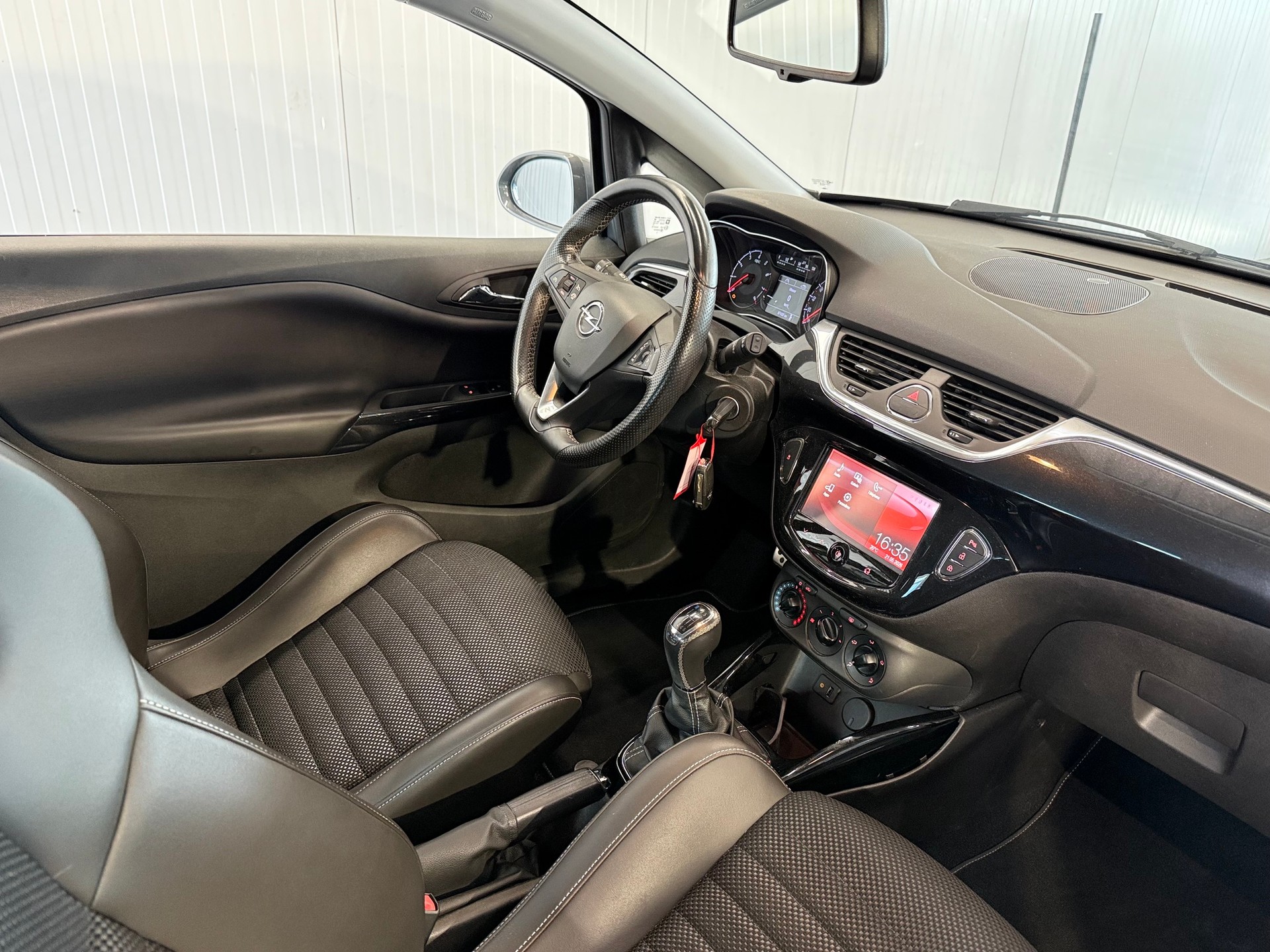 OPEL Corsa 1.6 Turbo OPC-image-8