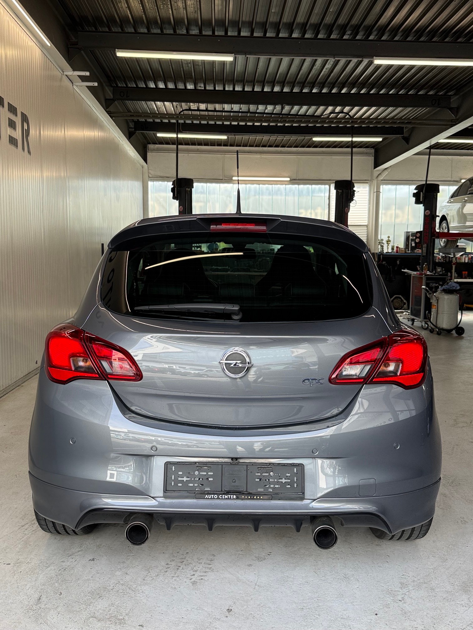 OPEL Corsa 1.6 Turbo OPC-showroom-element-3