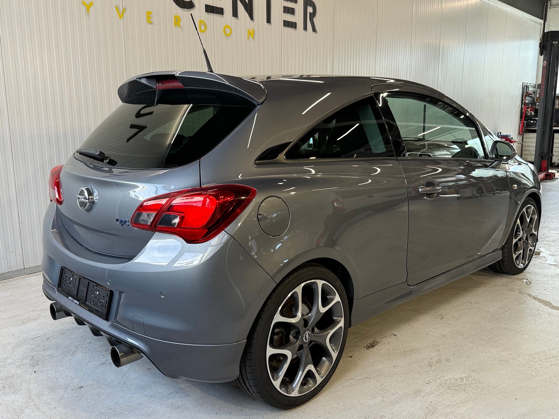 OPEL Corsa 1.6 Turbo OPC-showroom-element-2