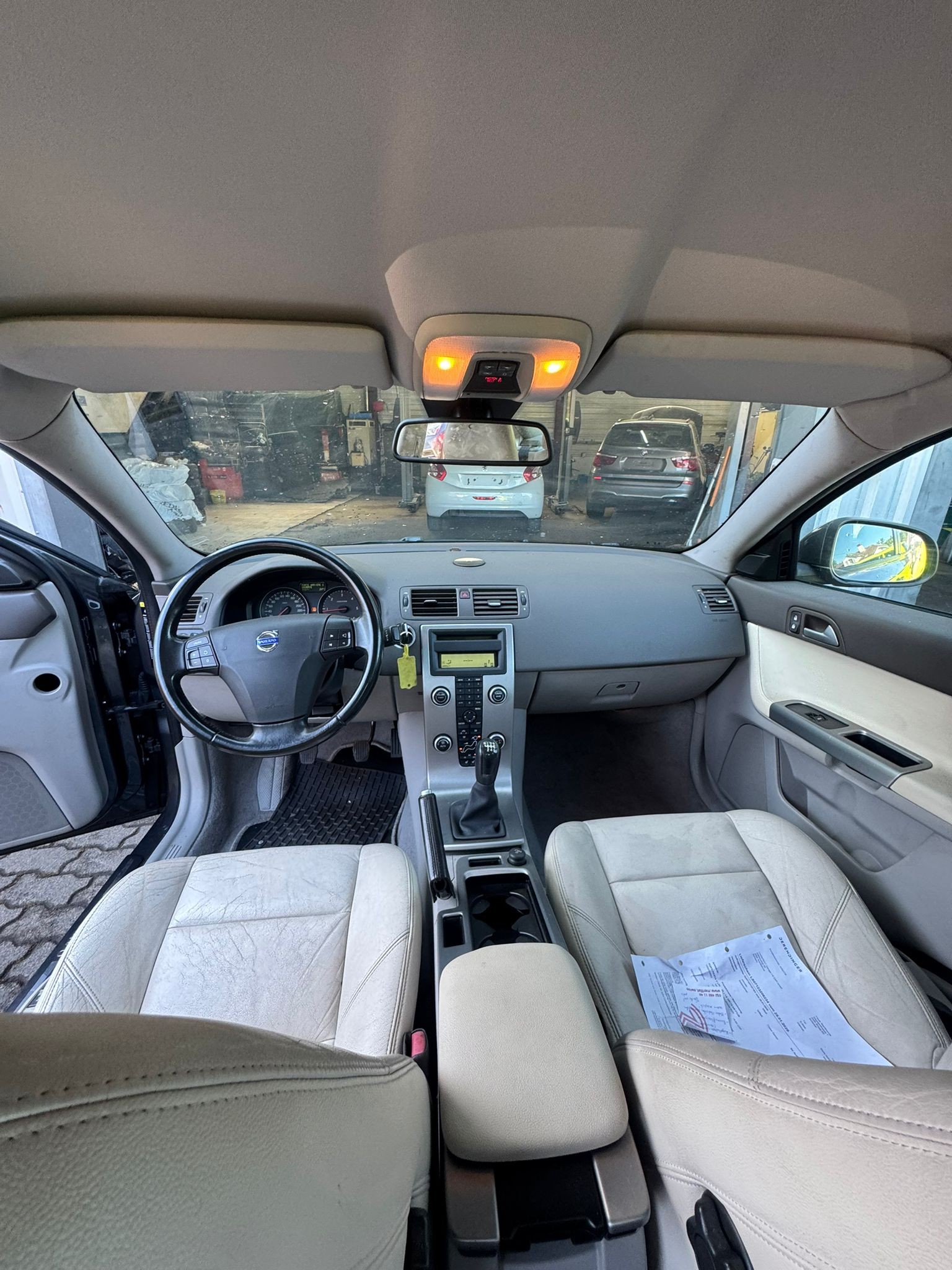 VOLVO S40 2.0D Momentum-image-5