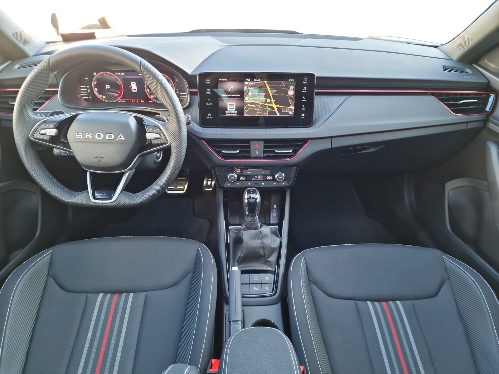 SKODA Kamiq 1.5 TSI Monte Carlo DSG Panorama AHK-image-18