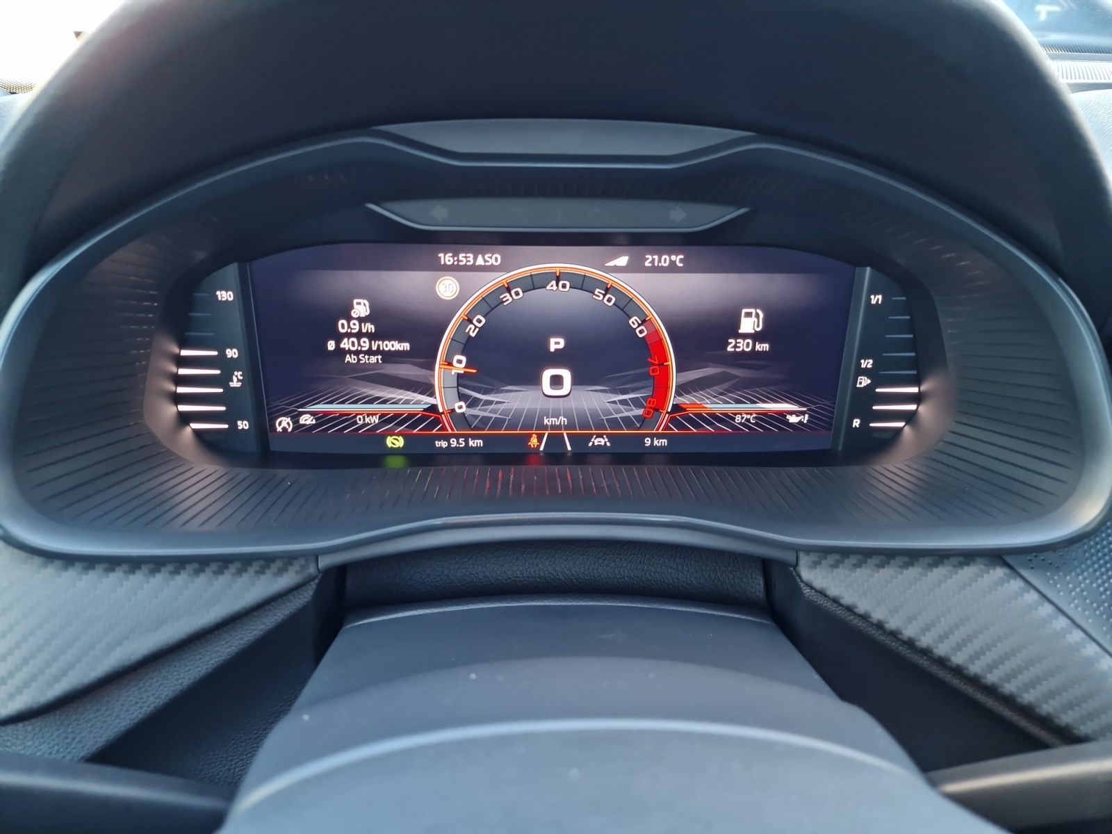SKODA Kamiq 1.5 TSI Monte Carlo DSG Panorama AHK-image-13
