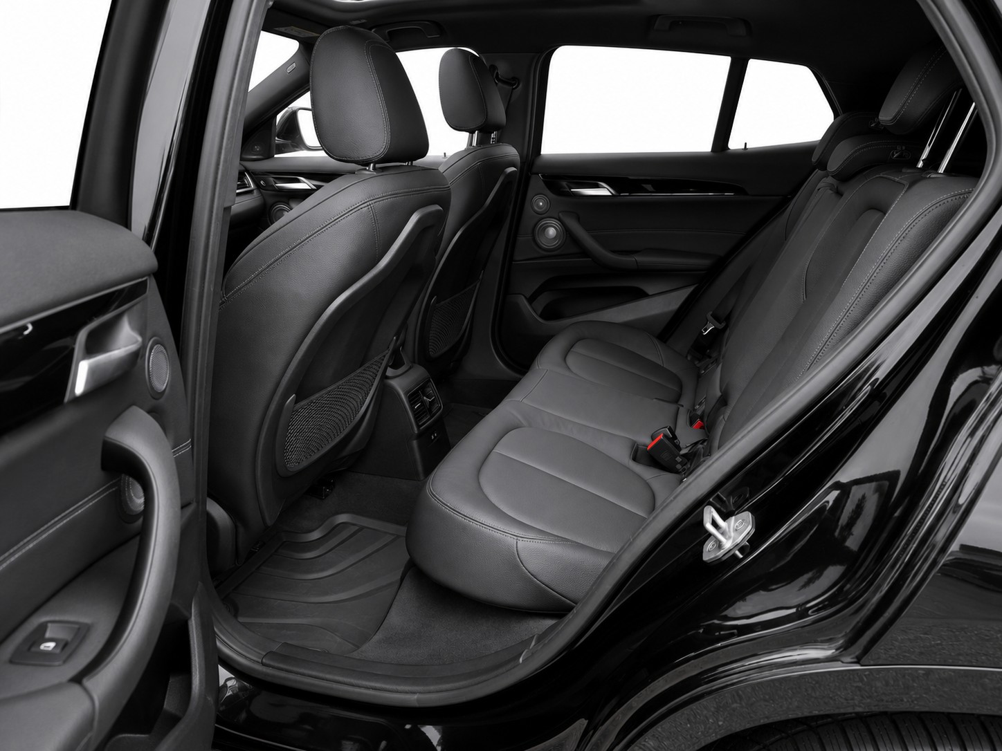 BMW X2 20d xDrive SAG CH FAHRZEUG-image-11