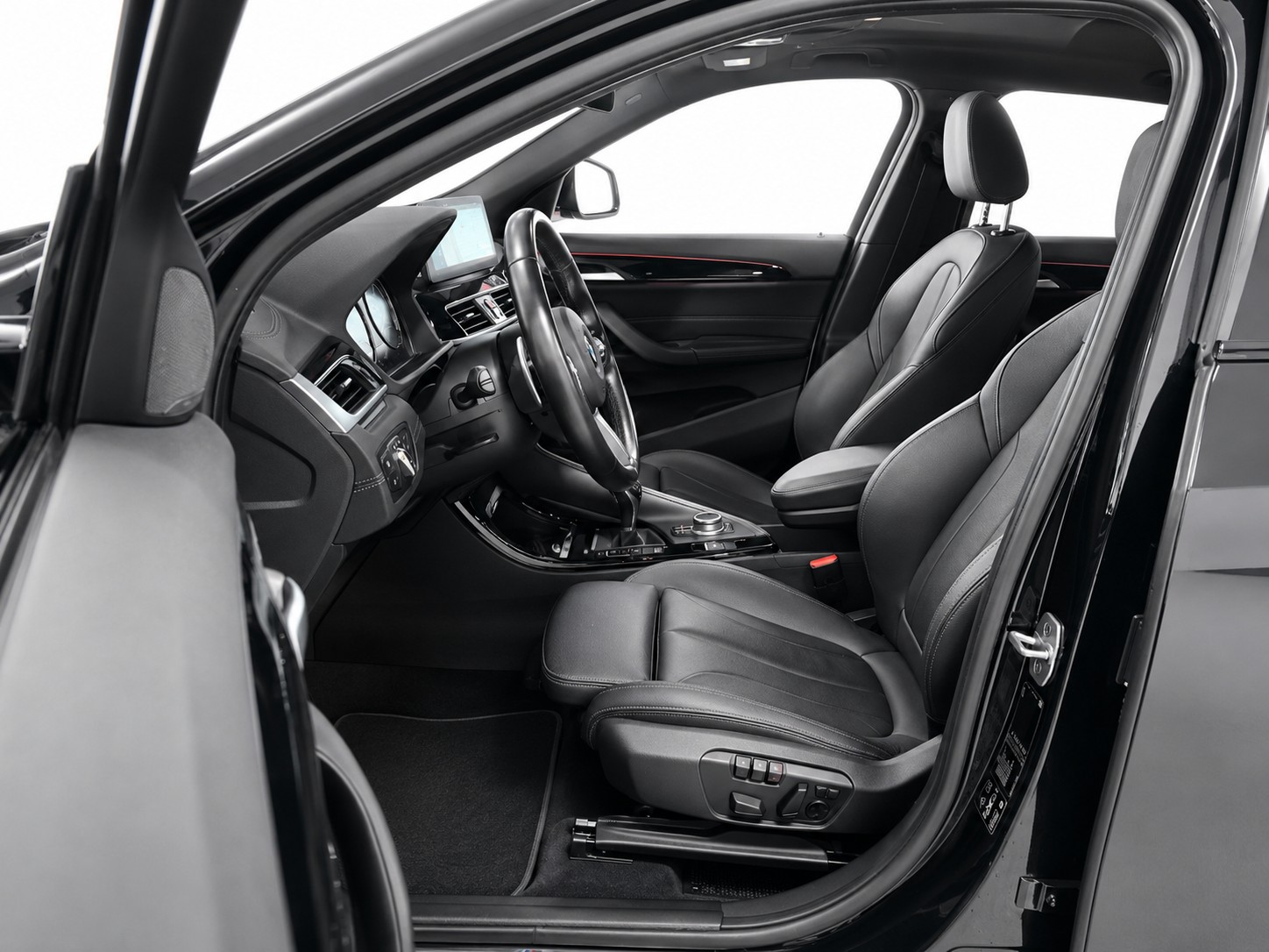 BMW X2 20d xDrive SAG CH FAHRZEUG-image-6