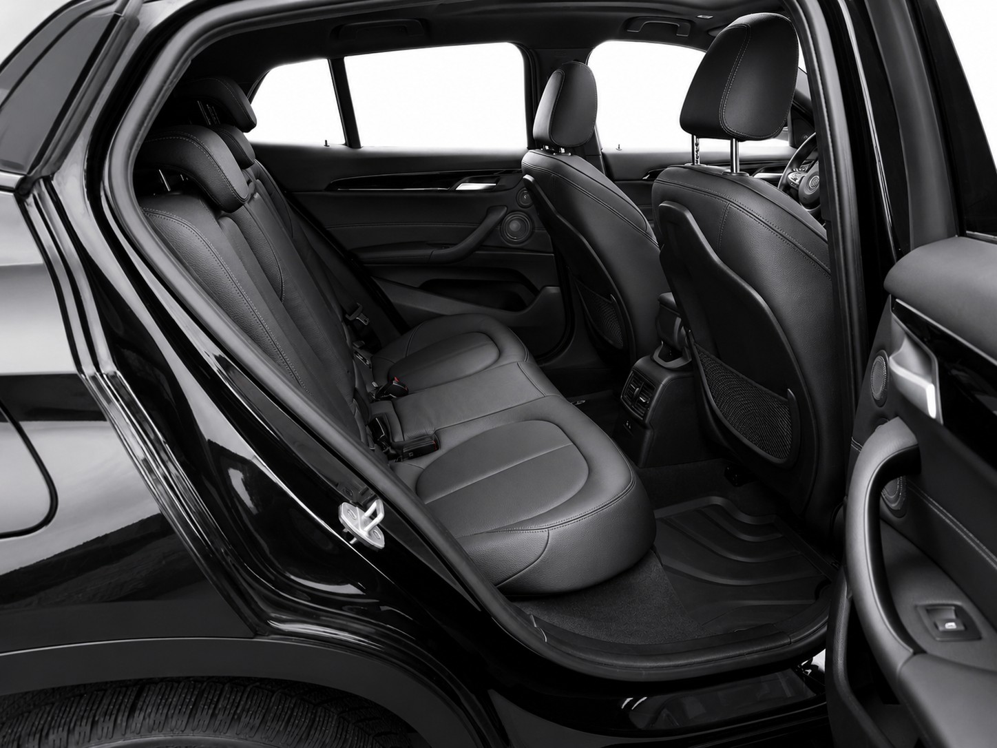 BMW X2 20d xDrive SAG CH FAHRZEUG-image-12