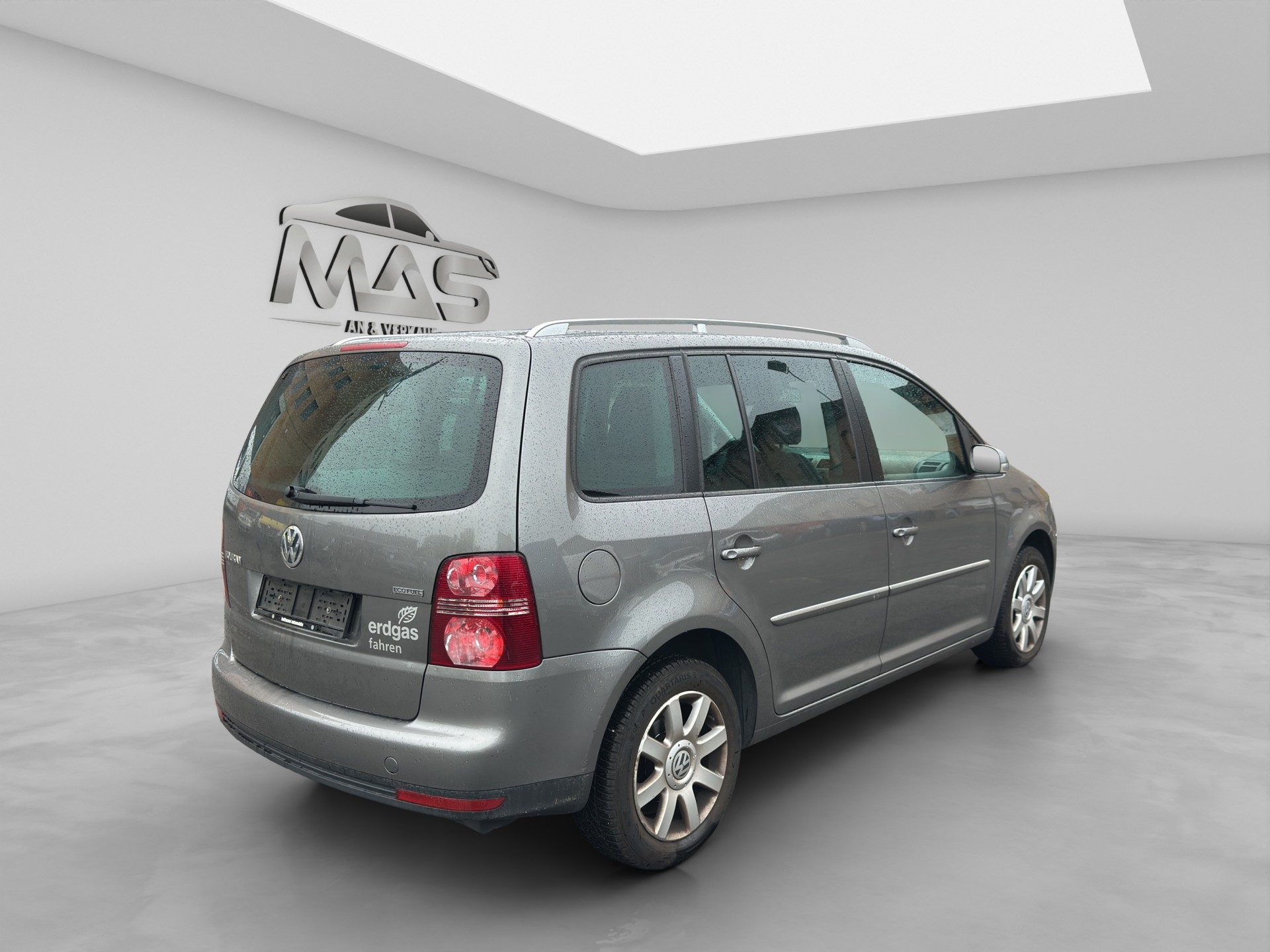 VW Touran 2.0 EcoFuel Trendline Traveller-image-5
