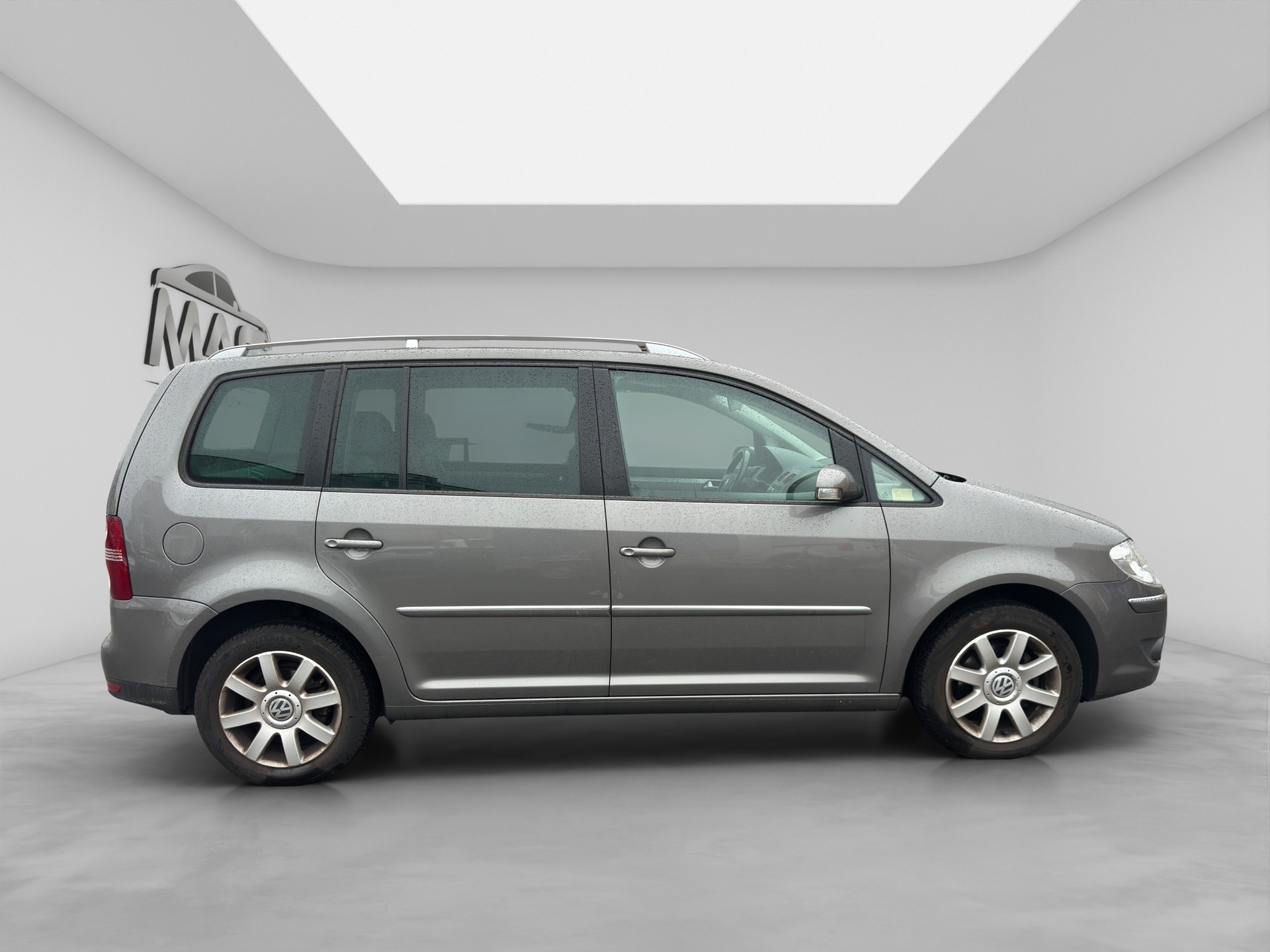VW Touran 2.0 EcoFuel Trendline Traveller-image-6