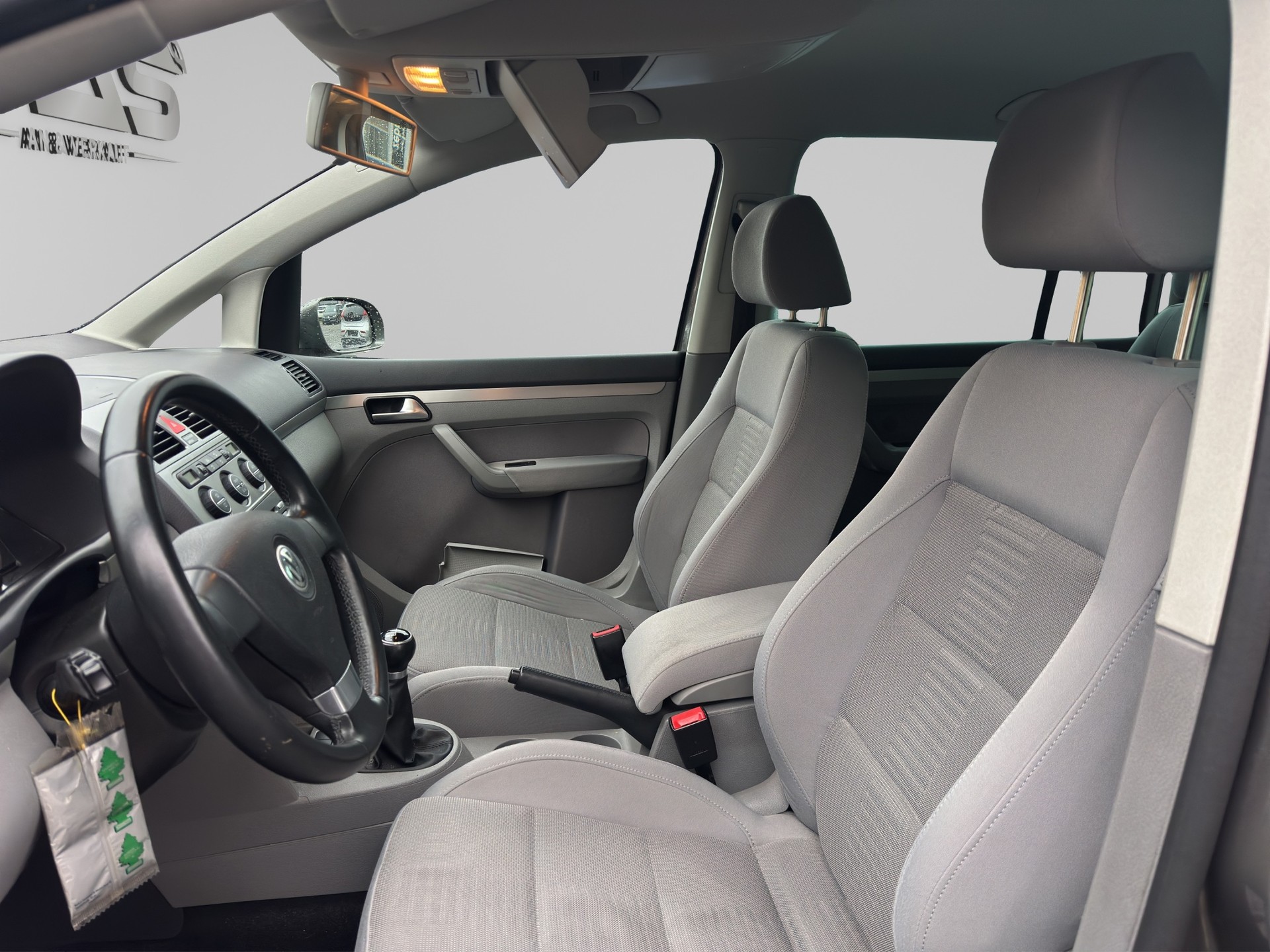 VW Touran 2.0 EcoFuel Trendline Traveller-image-8