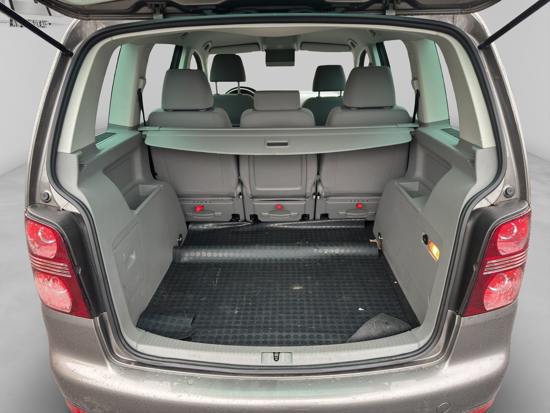 VW Touran 2.0 EcoFuel Trendline Traveller-image-12