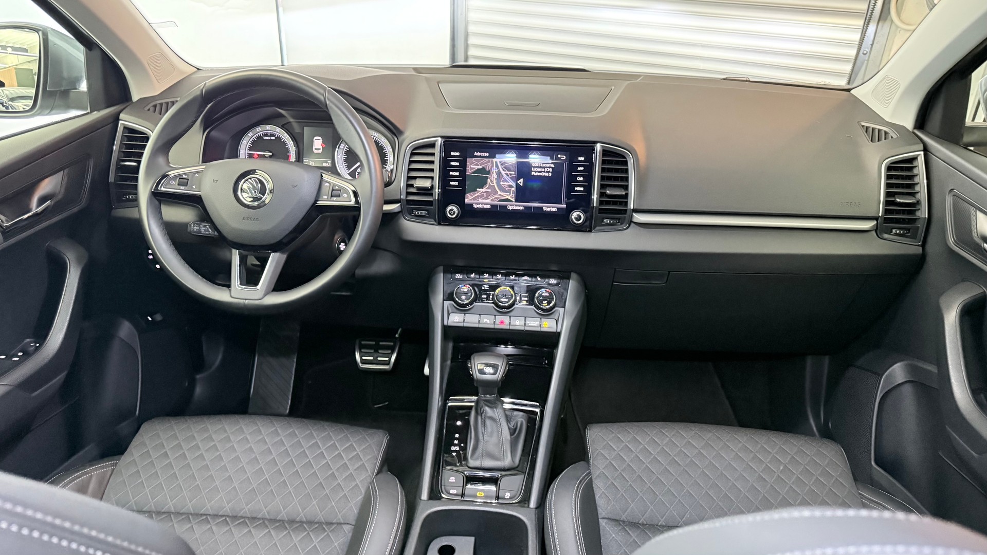 SKODA Karoq 1.6 TDI Smile DSG-showroom-element-3