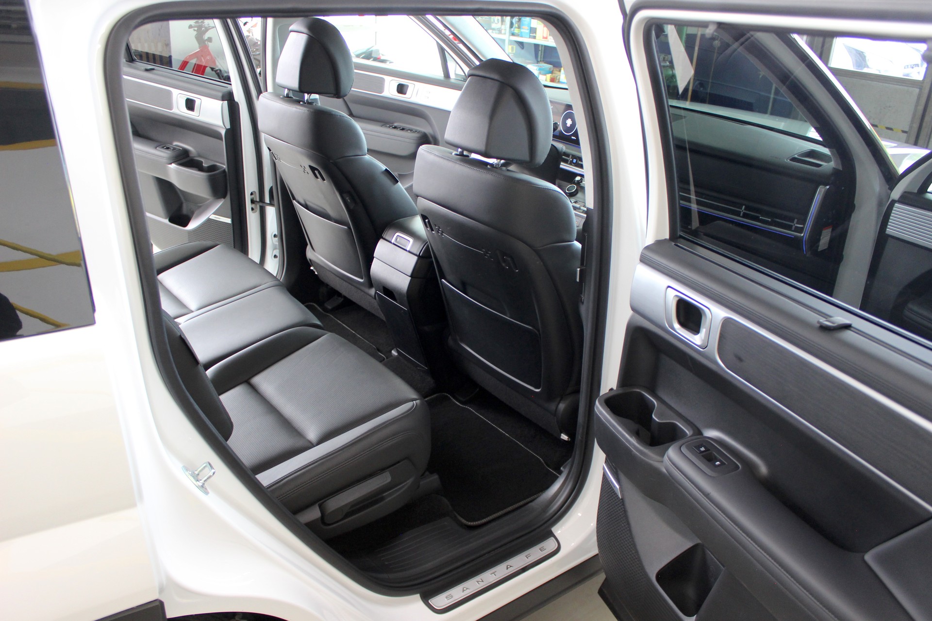 HYUNDAI Santa Fe 1.6 T-GDi HEV Vertex Swiss 4WD Automatic 💥 Schweizer Fahrzeug 💥 Garantie bis 19-12-29 💥 Lieferung möglich-image-19