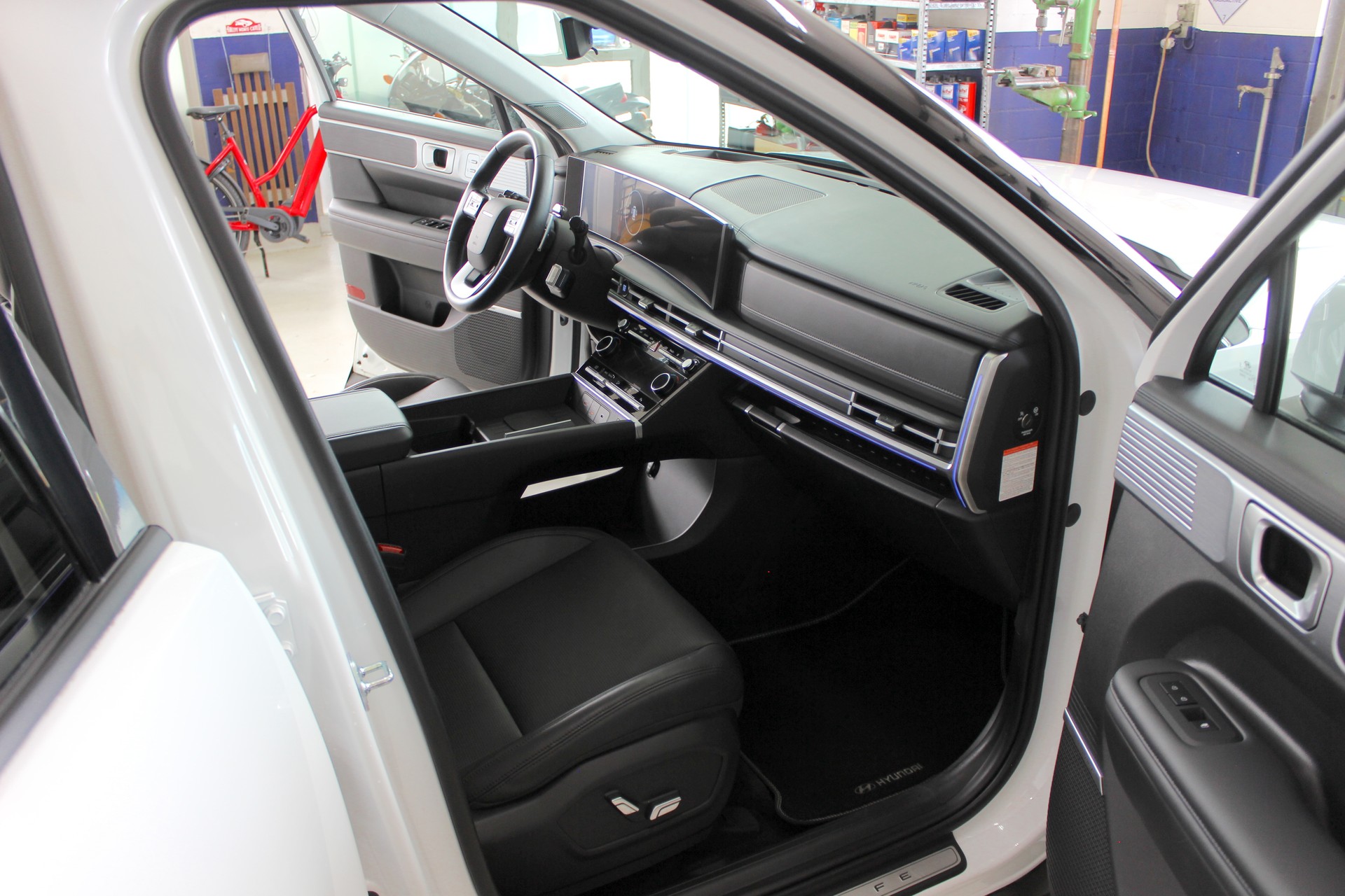 HYUNDAI Santa Fe 1.6 T-GDi HEV Vertex Swiss 4WD Automatic 💥 Schweizer Fahrzeug 💥 Garantie bis 19-12-29 💥 Lieferung möglich-image-22