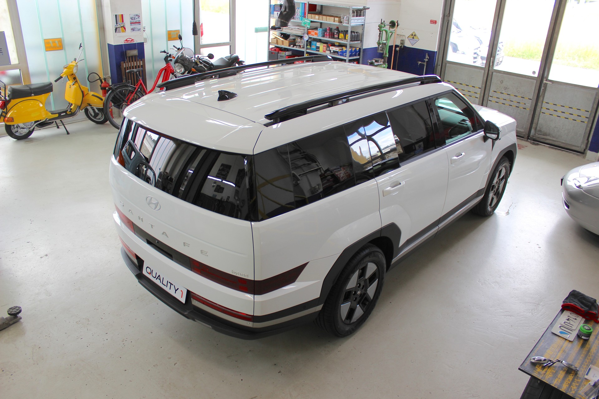 HYUNDAI Santa Fe 1.6 T-GDi HEV Vertex Swiss 4WD Automatic 💥 Schweizer Fahrzeug 💥 Garantie bis 19-12-29 💥 Lieferung möglich-showroom-element-3