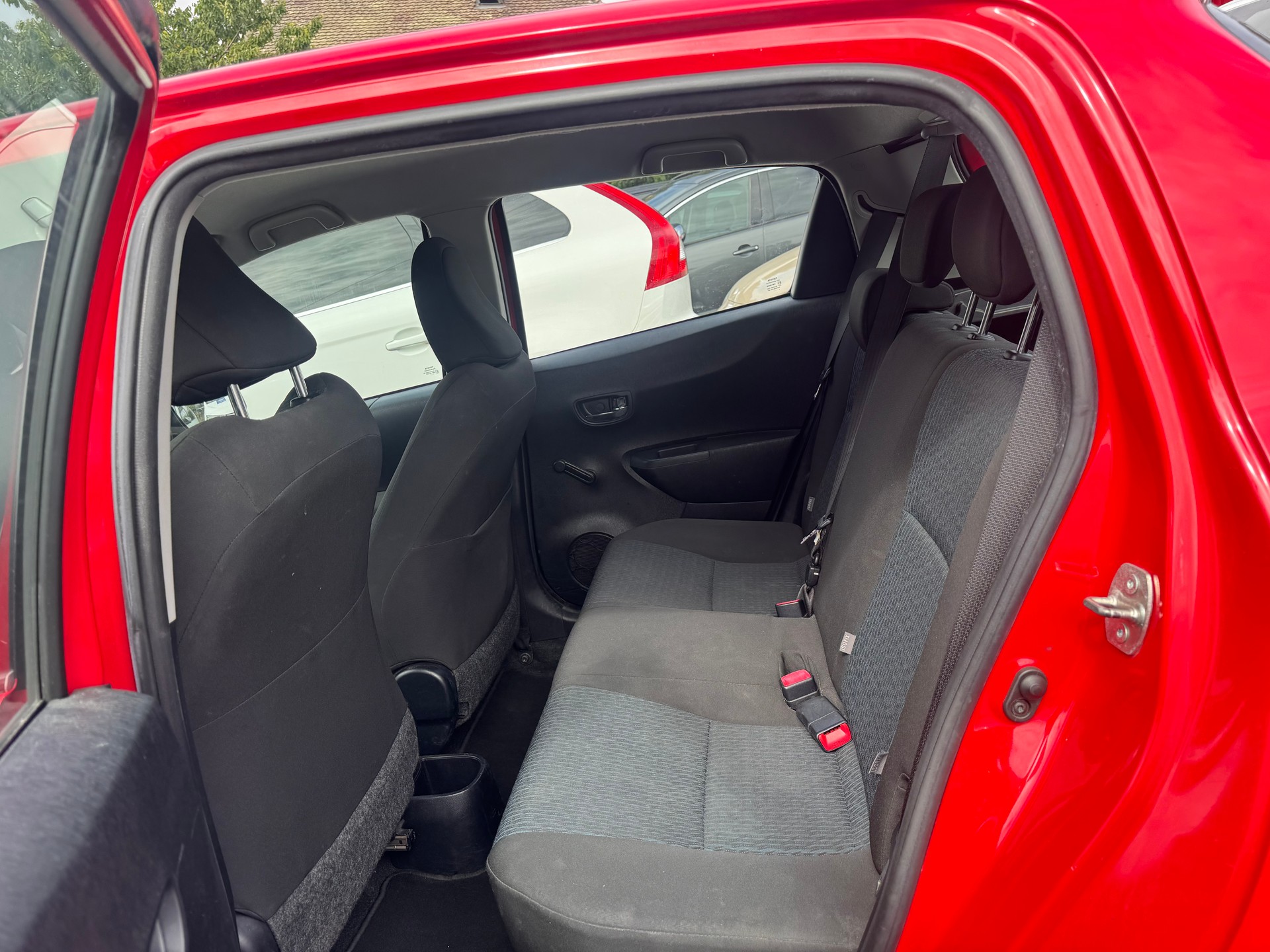 TOYOTA Yaris 1.33 Sol-image-7