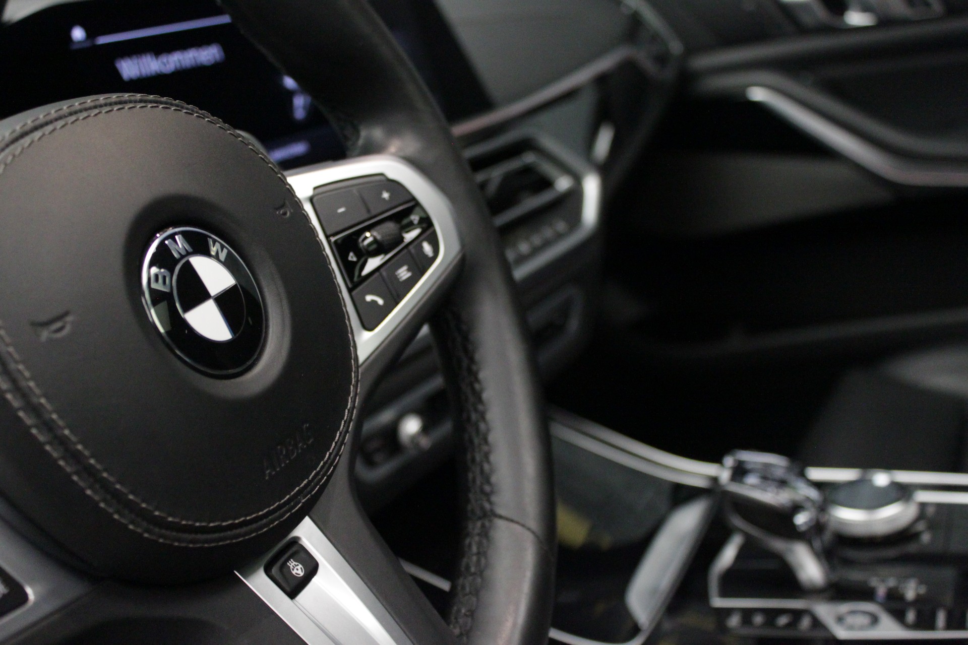 BMW X5 xDrive M50i Steptronic-image-21