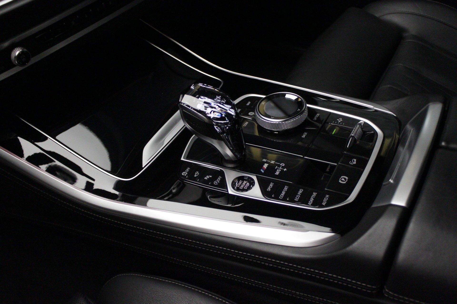 BMW X5 xDrive M50i Steptronic-image-19