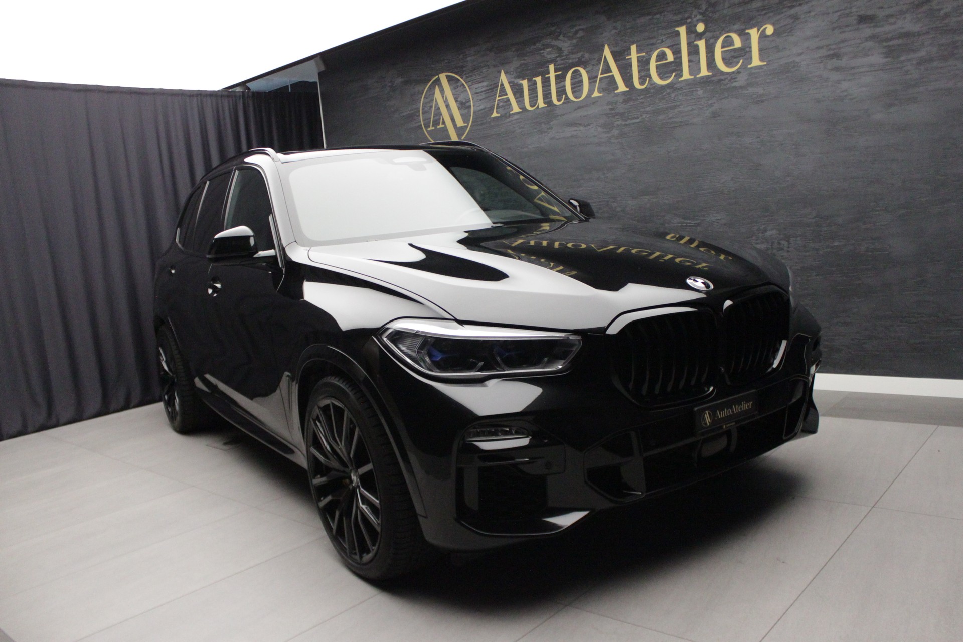BMW X5 xDrive M50i Steptronic-showroom-element-1