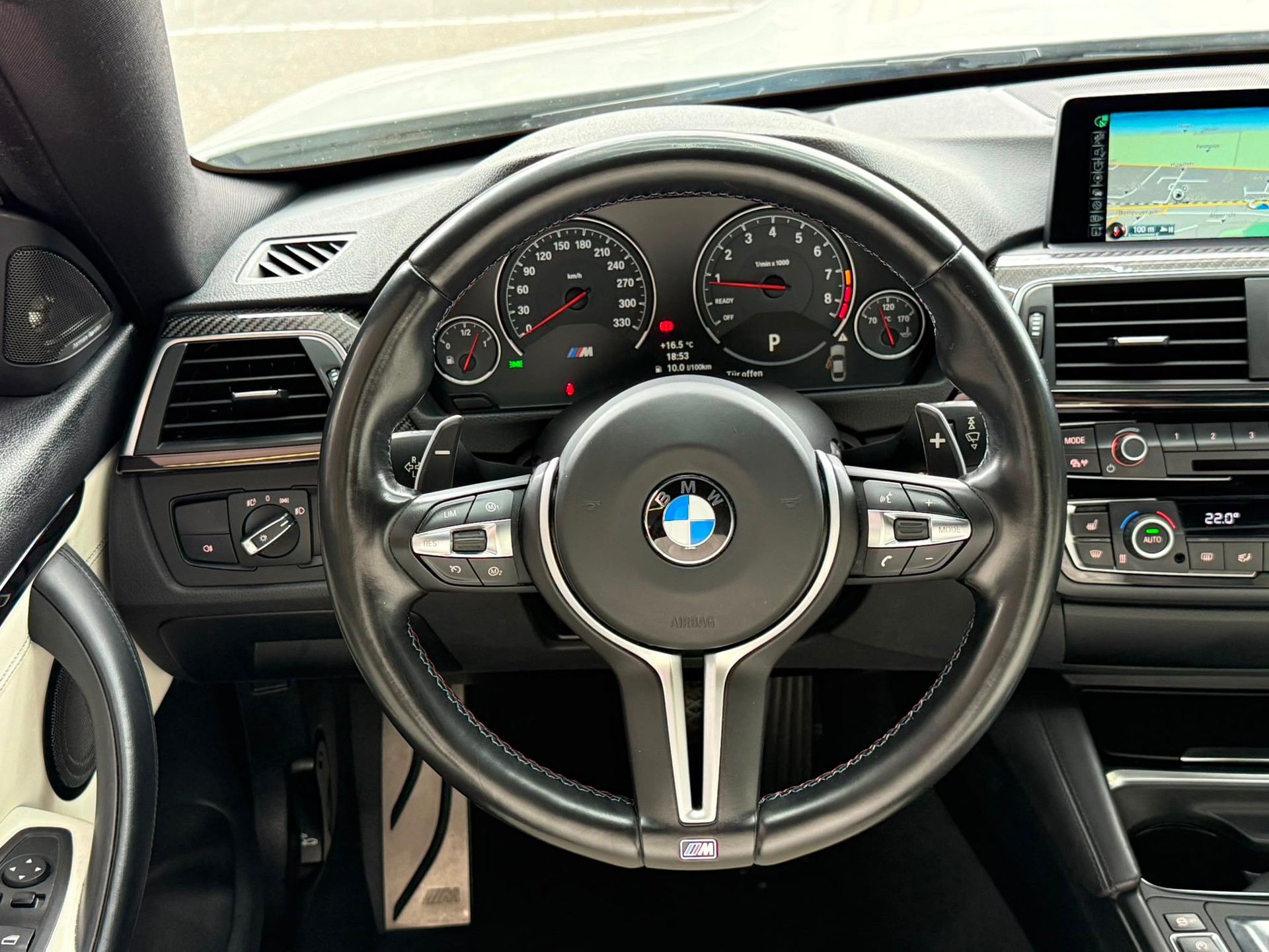 BMW M4 *HUD* *Harman/ Kardon* *360 Kamera* *Perlmuttweiss* *Original Zustand* Coupé DKG-image-24