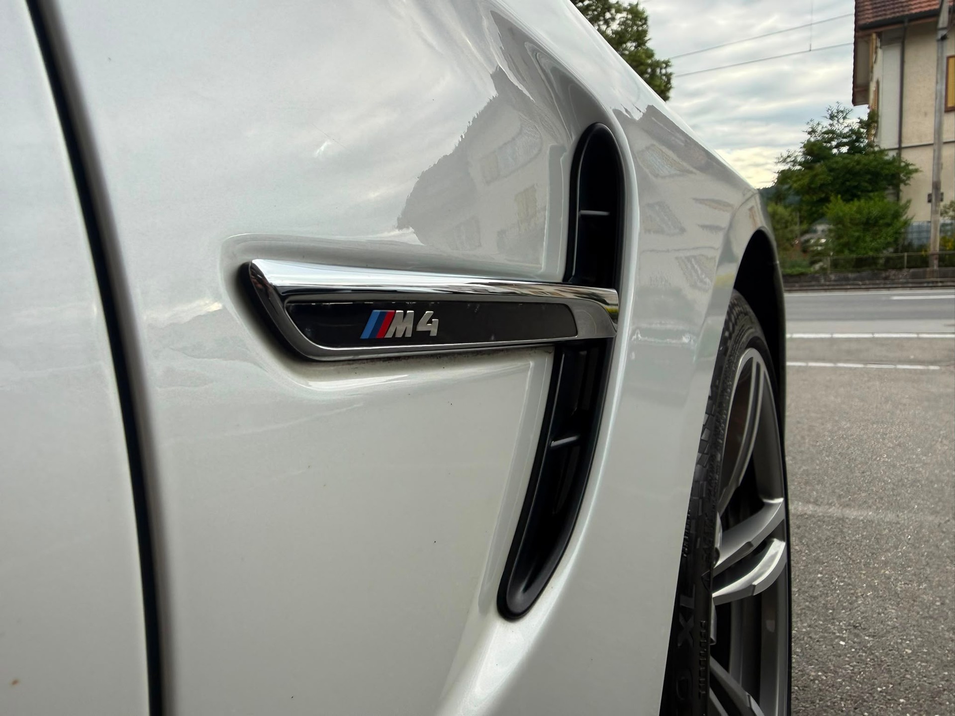 BMW M4 *HUD* *Harman/ Kardon* *360 Kamera* *Perlmuttweiss* *Original Zustand* Coupé DKG-image-6