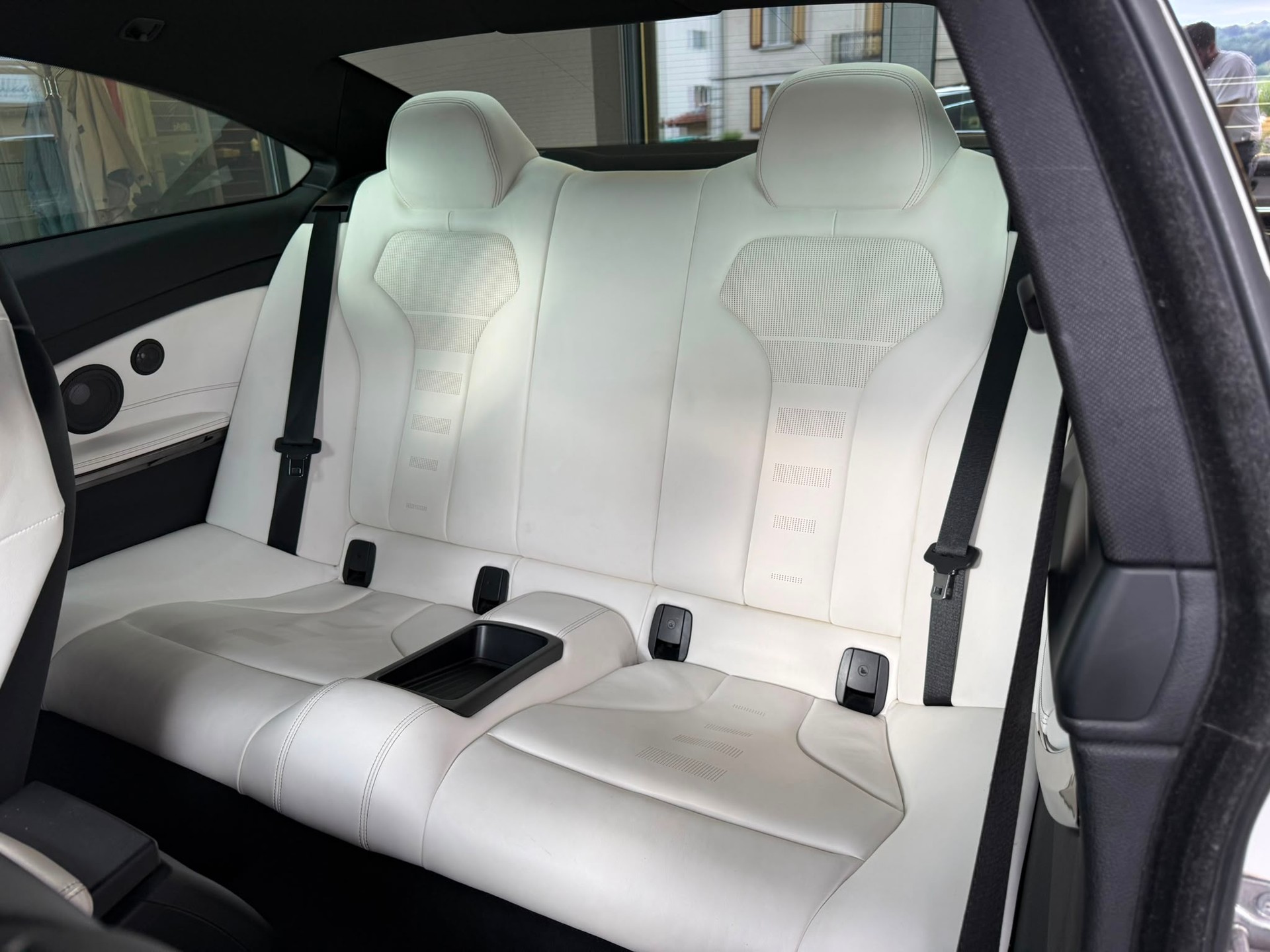 BMW M4 *HUD* *Harman/ Kardon* *360 Kamera* *Perlmuttweiss* *Original Zustand* Coupé DKG-image-16