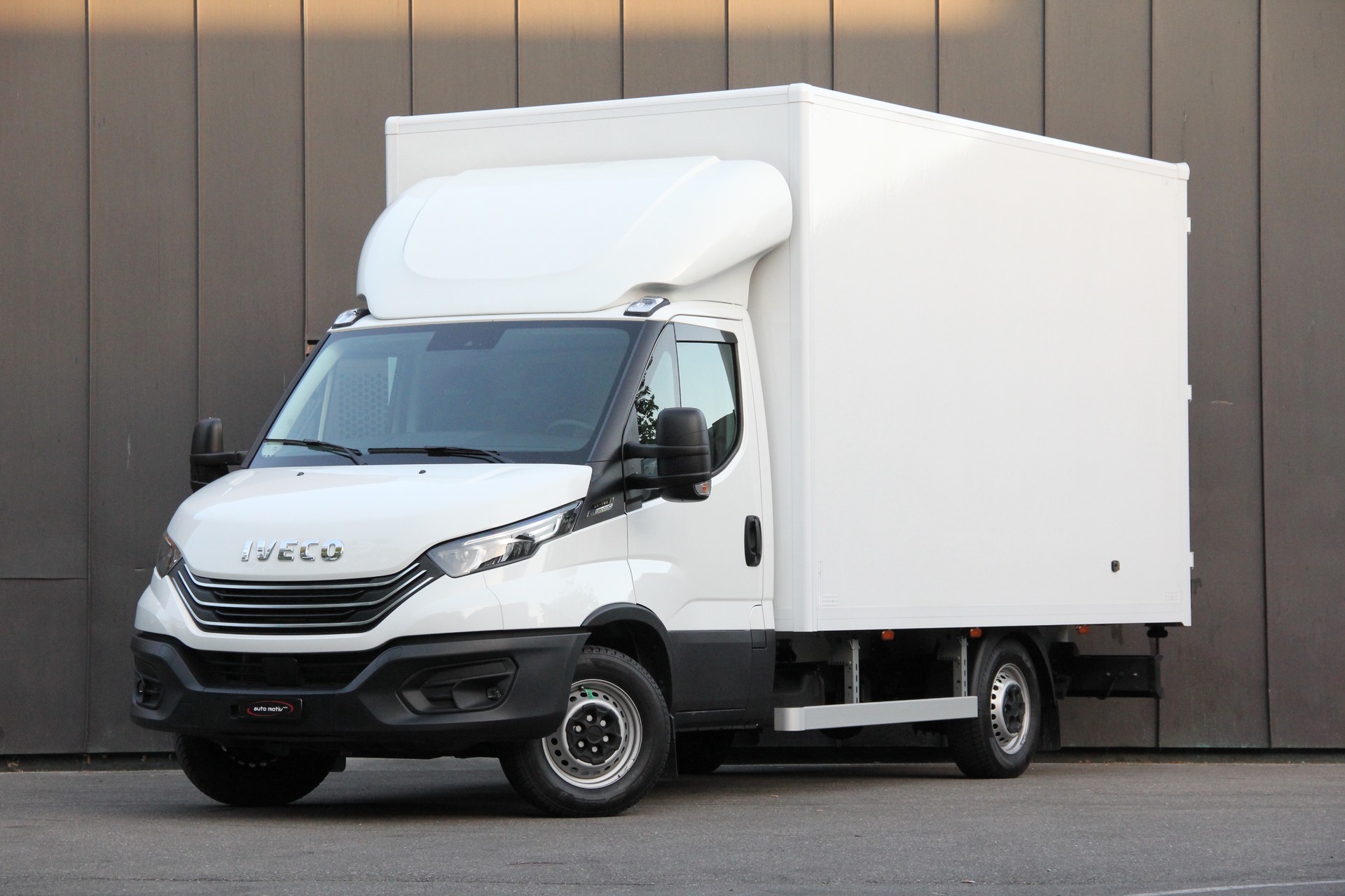 IVECO 35 S 16 A8 **AUTOMAT** **LUFT-FAHRWERK** **RÜCKFAHRKAMERA** **KLIMAAUTOMATIK**