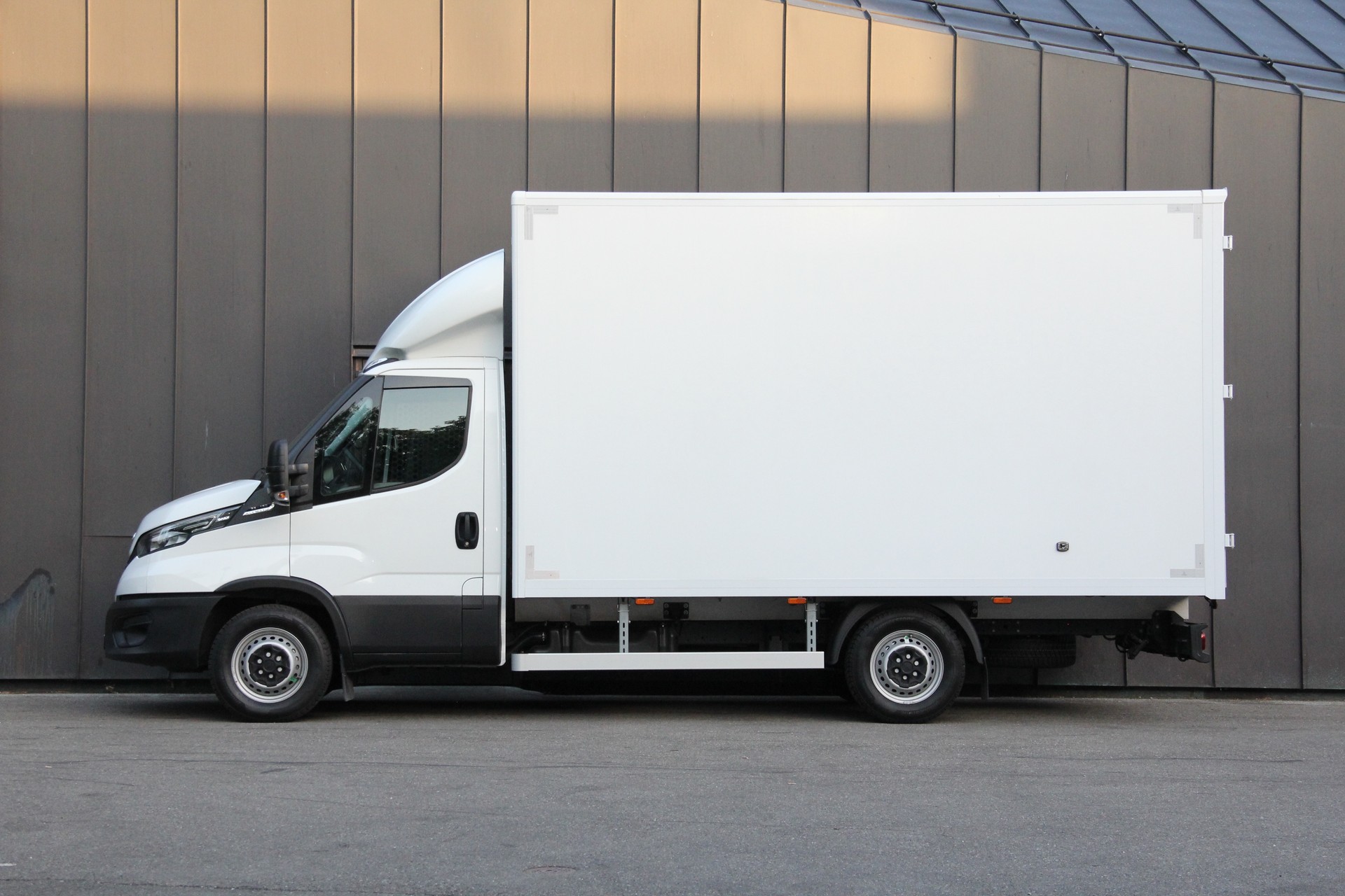 IVECO 35 S 16 A8 **AUTOMAT** **LUFT-FAHRWERK** **RÜCKFAHRKAMERA** **KLIMAAUTOMATIK**-image-8