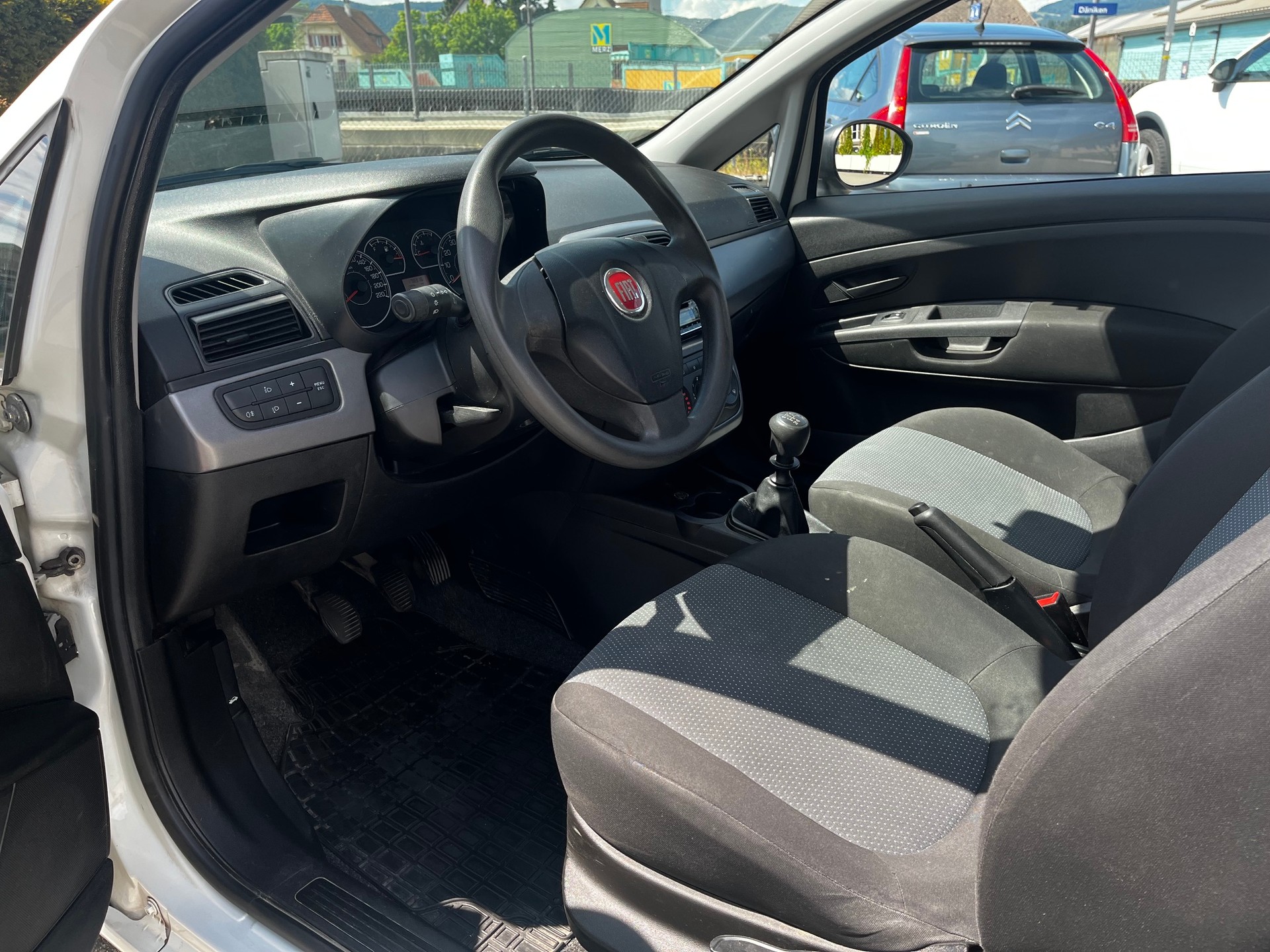 FIAT Punto 1.2 Actual-image-7