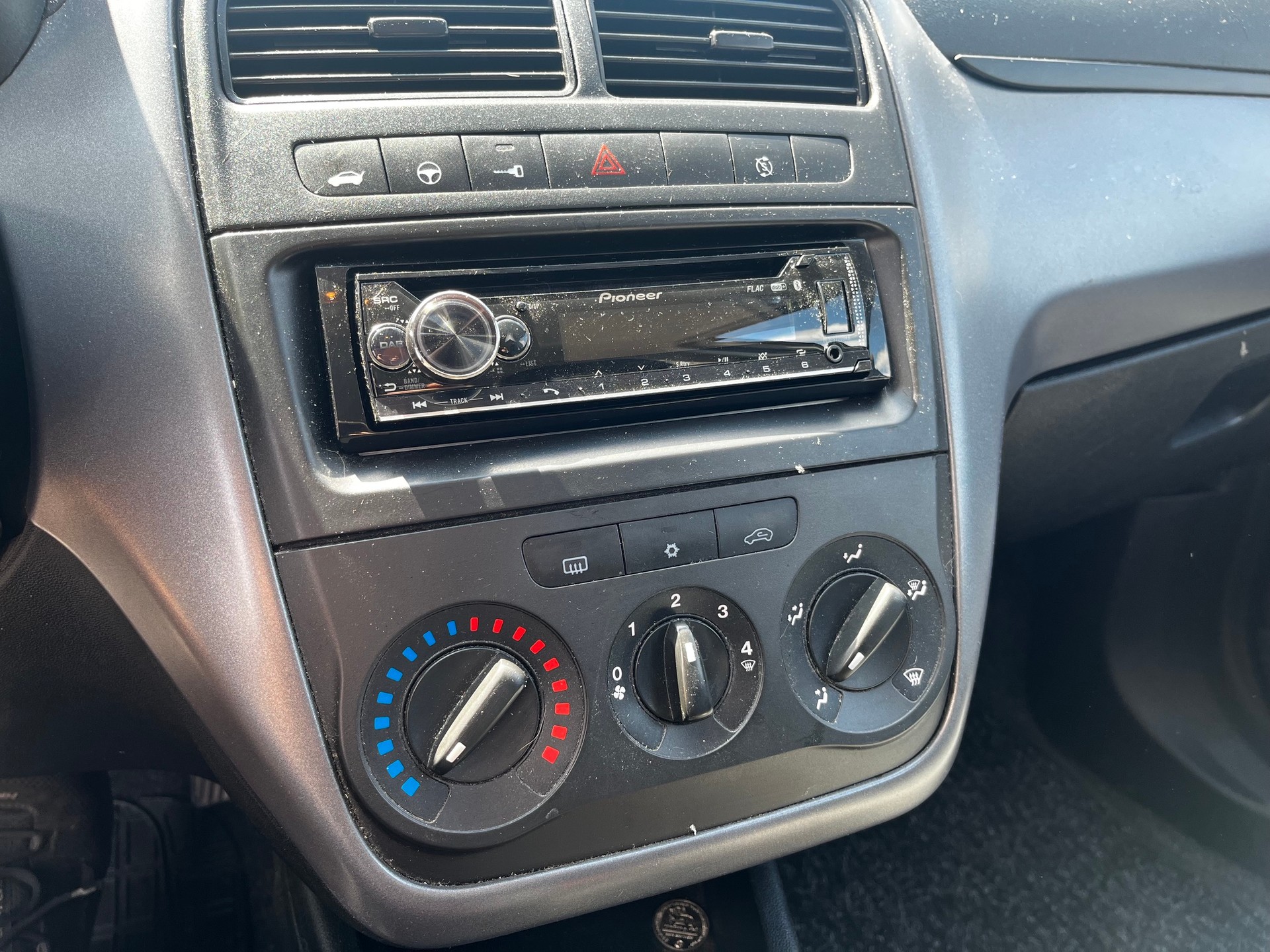 FIAT Punto 1.2 Actual-image-10