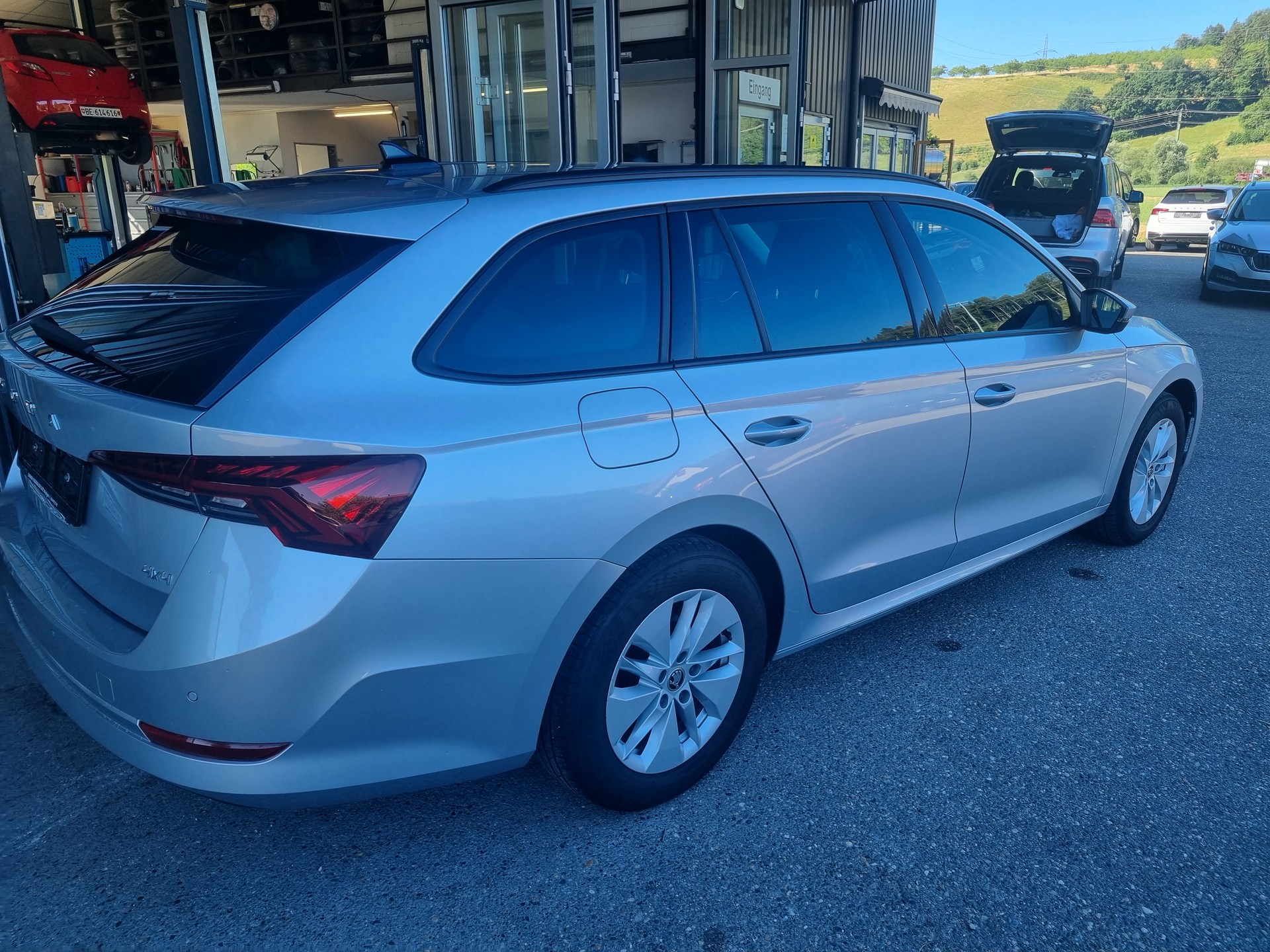SKODA Octavia Combi 2.0 TDI DSG Ambition 4x4-showroom-element-3