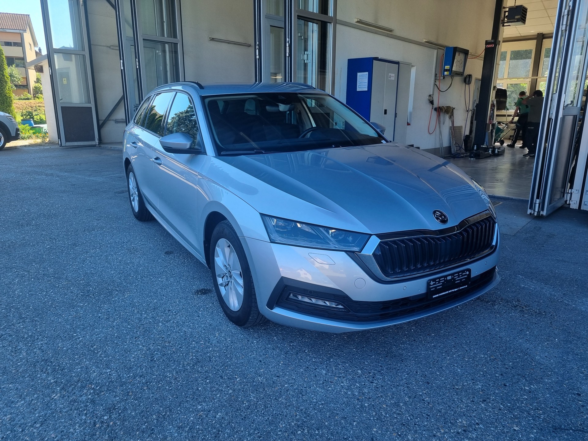 SKODA Octavia Combi 2.0 TDI DSG Ambition 4x4-showroom-element-1