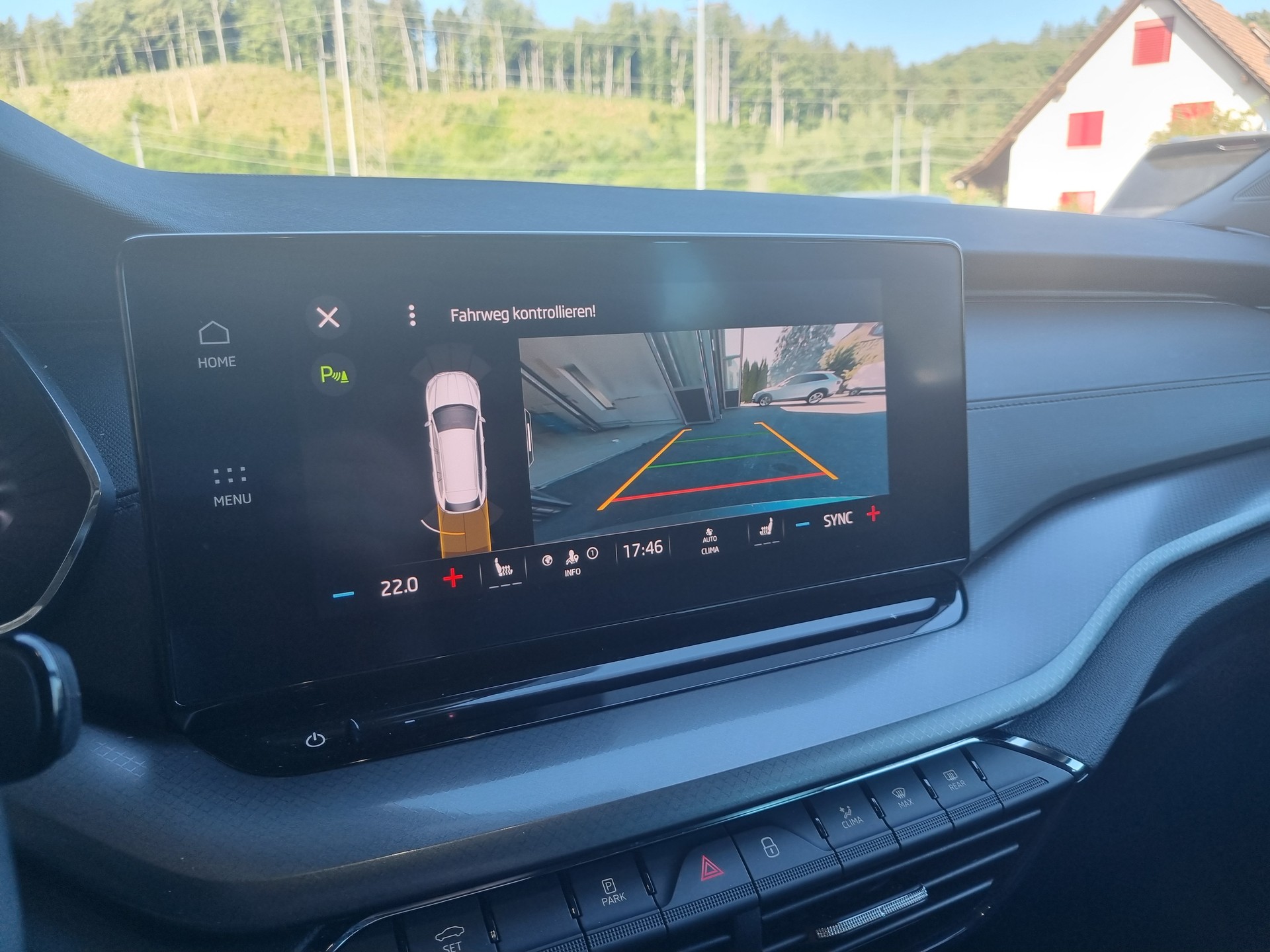 SKODA Octavia Combi 2.0 TDI DSG Ambition 4x4-image-11