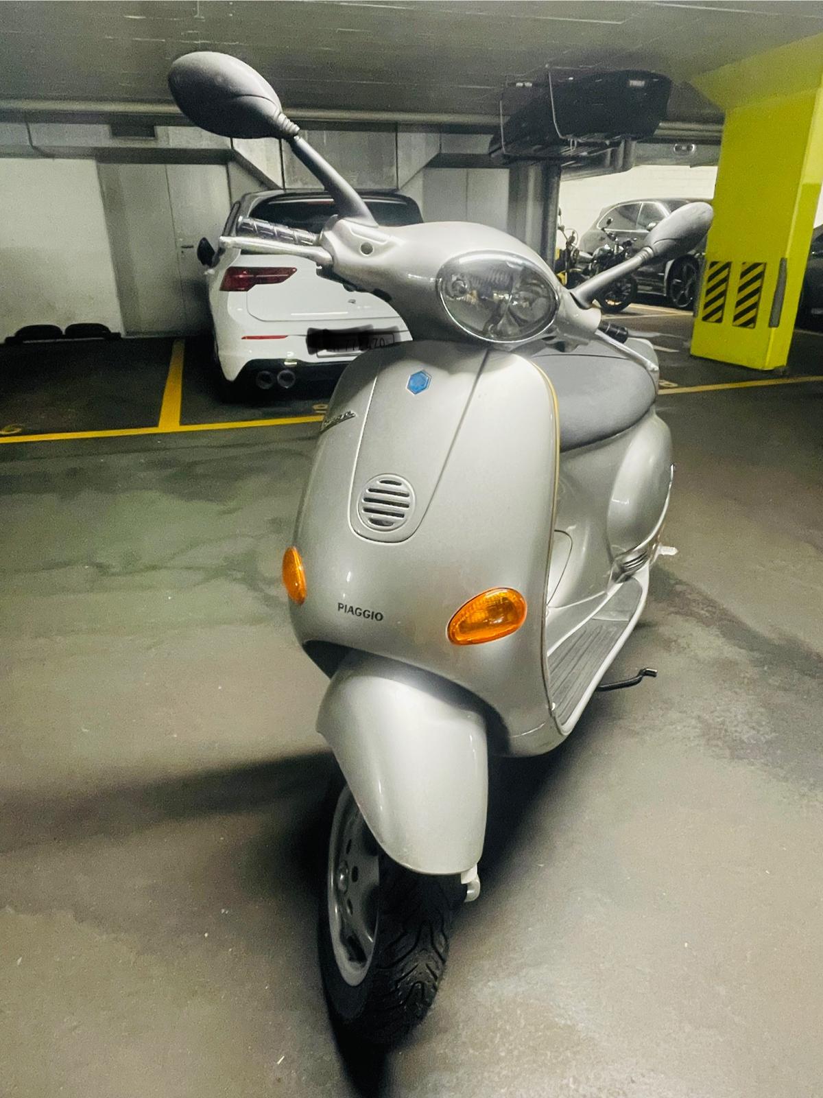 PIAGGIO Vespa ET4-image-0