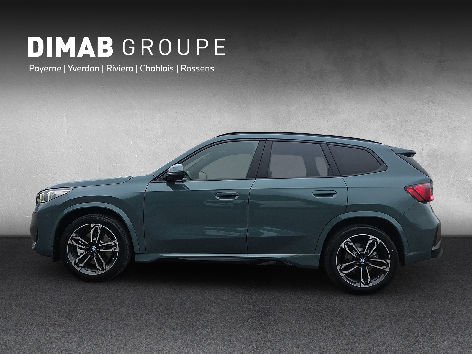 BMW X1 xDrive 23i 48V M Sport-showroom-element-1