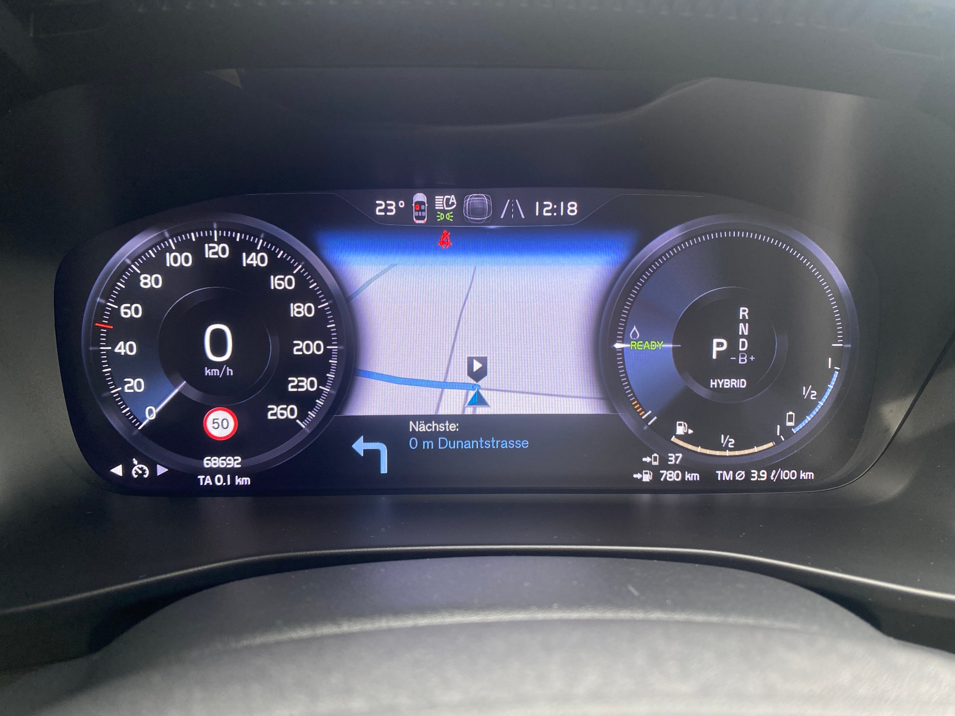 VOLVO XC40 1.5 T5 PiH Inscription-image-10