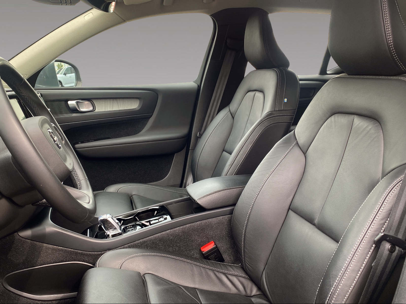 VOLVO XC40 1.5 T5 PiH Inscription-image-7