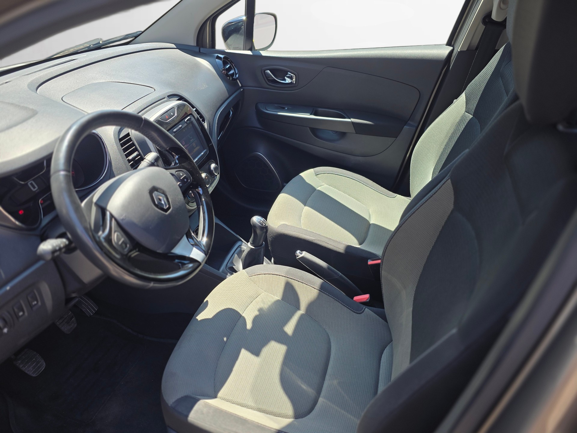 RENAULT Captur 0.9 12V Privilège-image-4