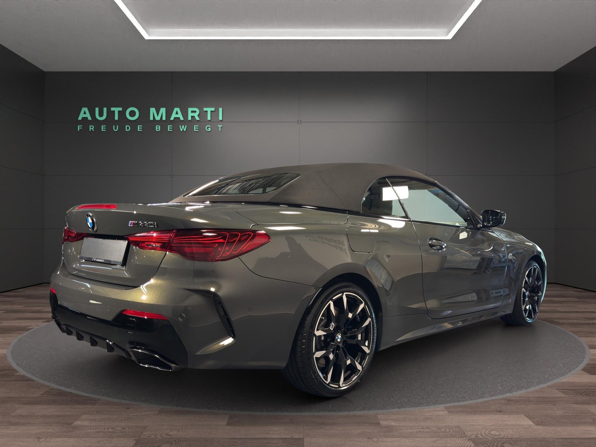 BMW M440i xDrive Cabrio-showroom-element-3