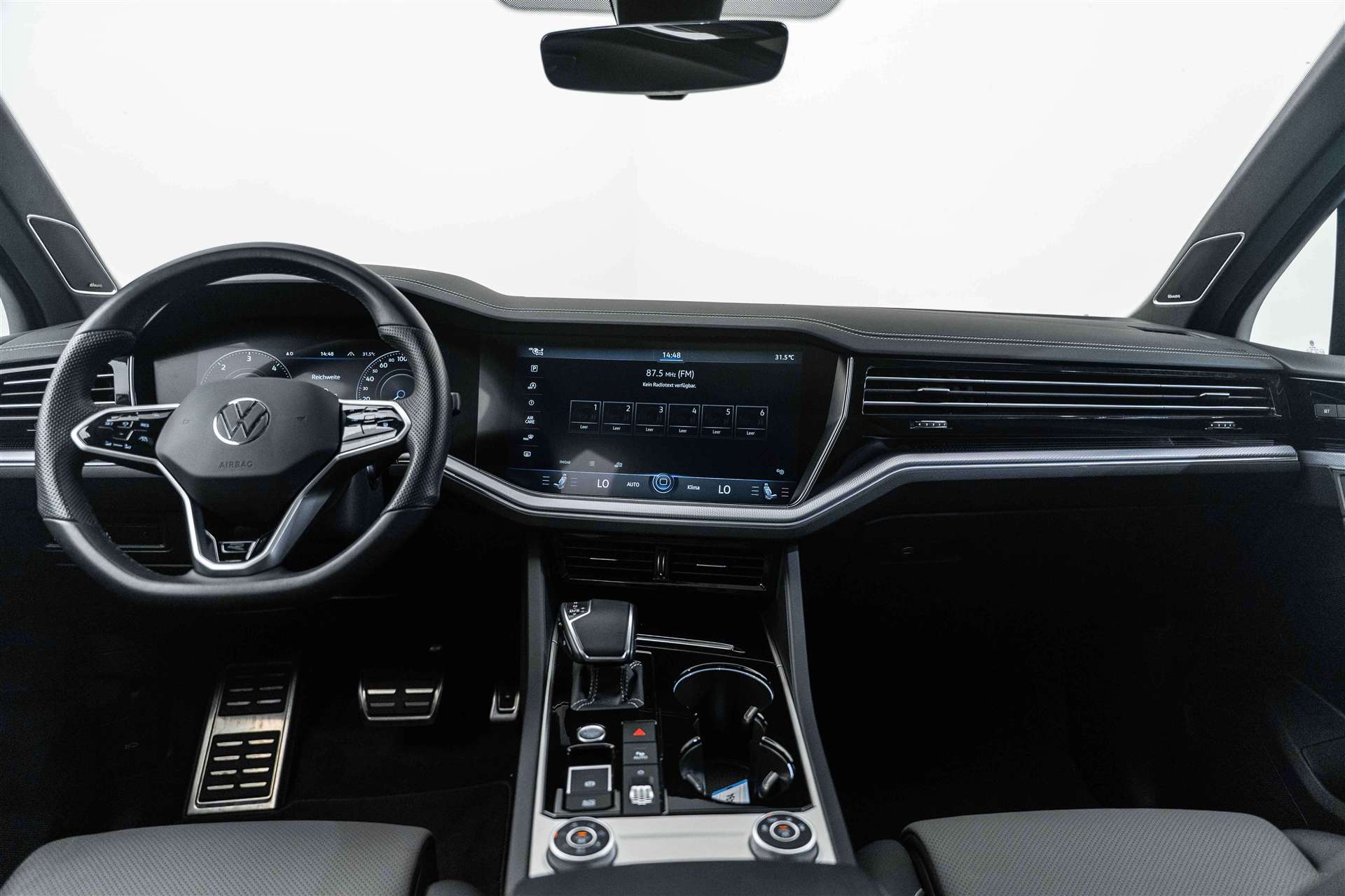VW Touareg 3.0 TDI R Line Tiptronic 285PS-image-10