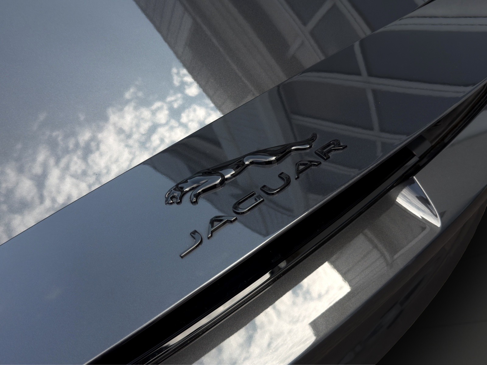 JAGUAR F-Type Coupé 5.0 V8 R75 Automatik AWD-image-30