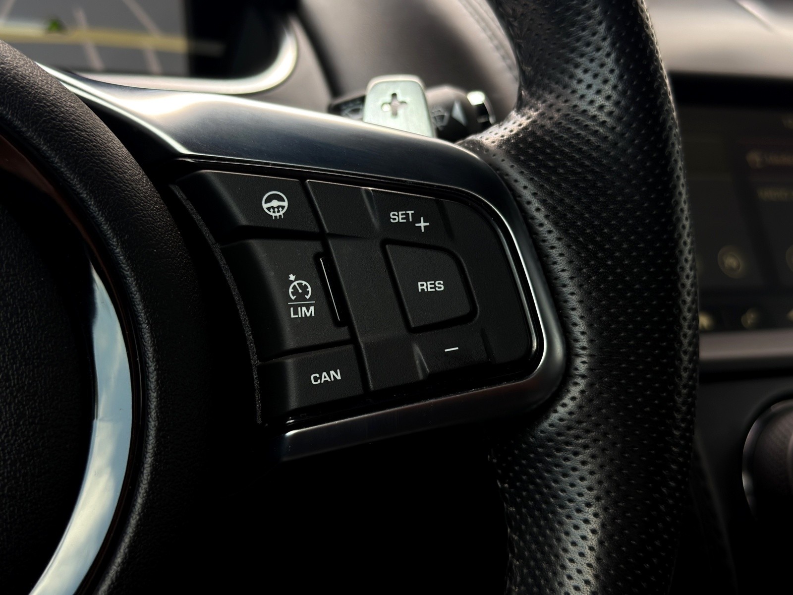 JAGUAR F-Type Coupé 5.0 V8 R75 Automatik AWD-image-24
