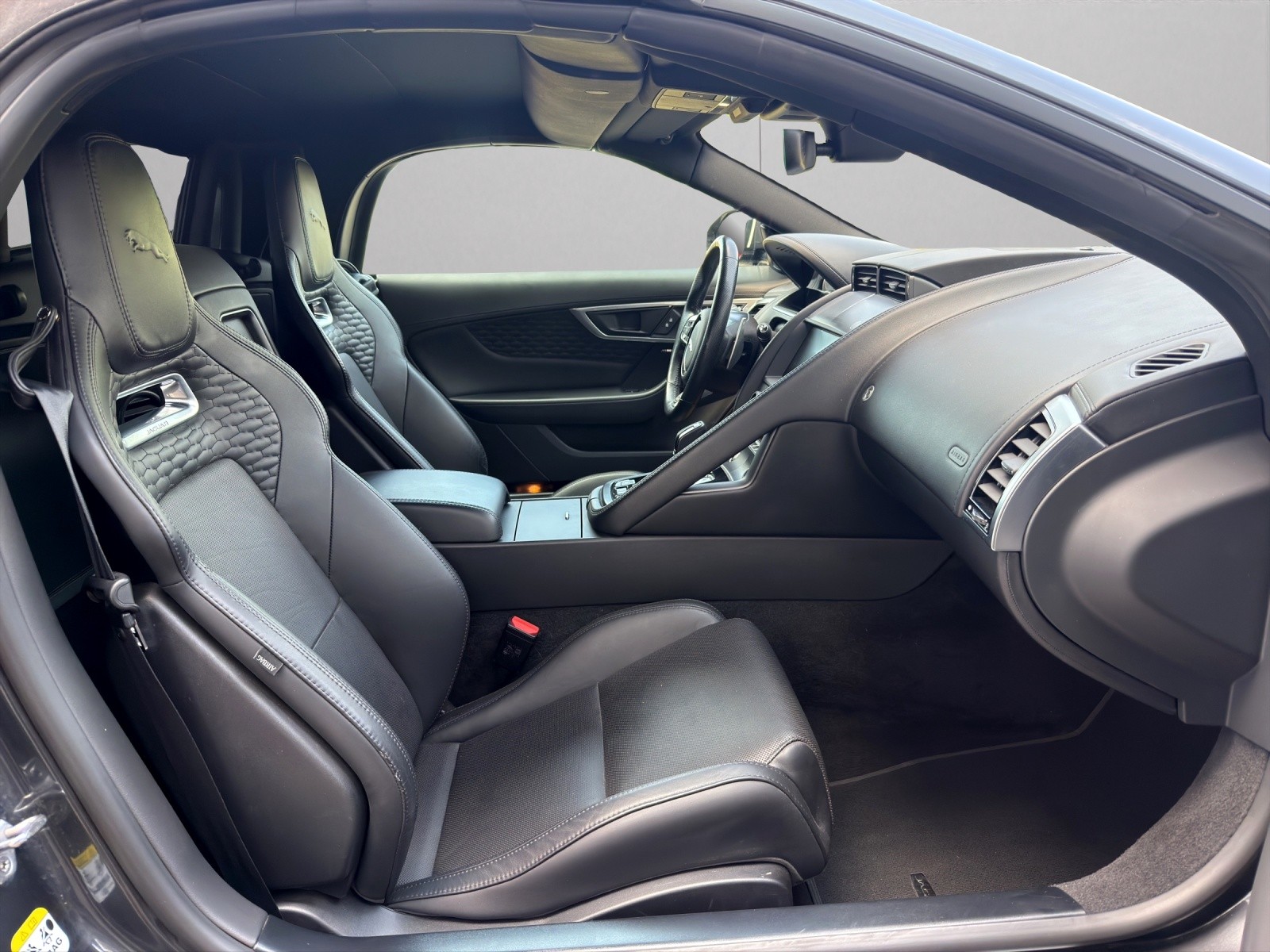 JAGUAR F-Type Coupé 5.0 V8 R75 Automatik AWD-image-15