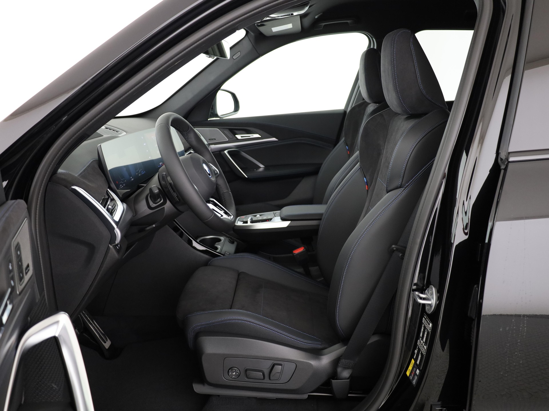 BMW X1 30e xDrive paddles-showroom-element-3