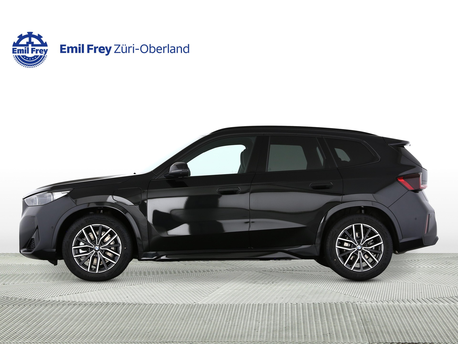 BMW X1 30e xDrive paddles-showroom-element-1