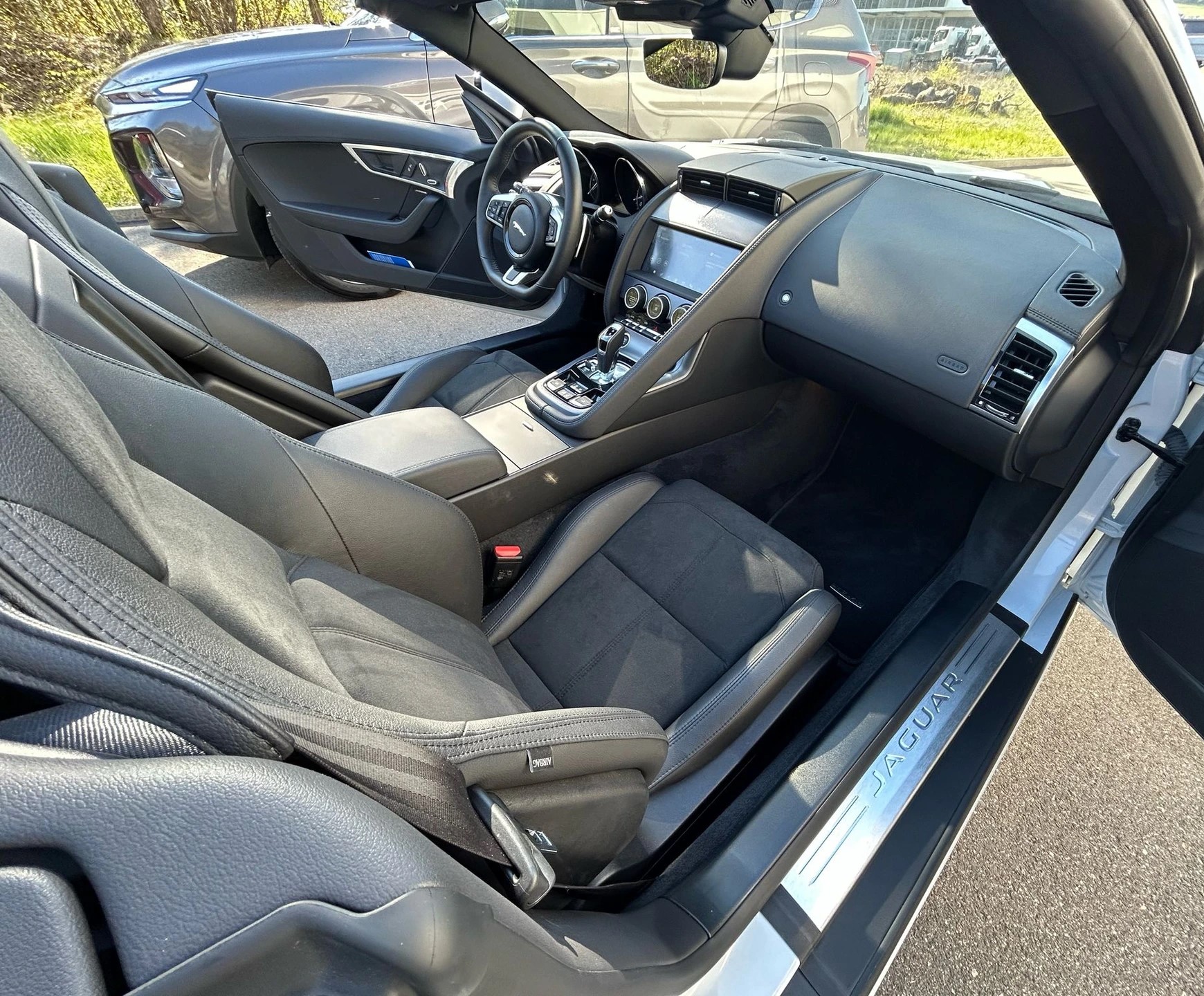 JAGUAR 2.0 CABRIOLET R-Dynamic Automatic Seulement 4'000 Km état neuf-image-13