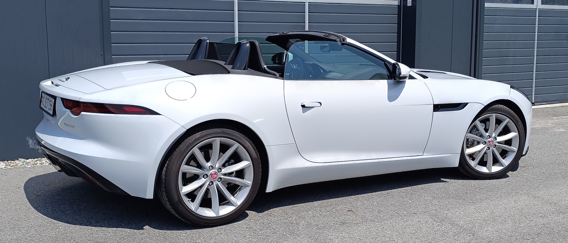 JAGUAR 2.0 CABRIOLET R-Dynamic Automatic Seulement 4'000 Km état neuf-image-5