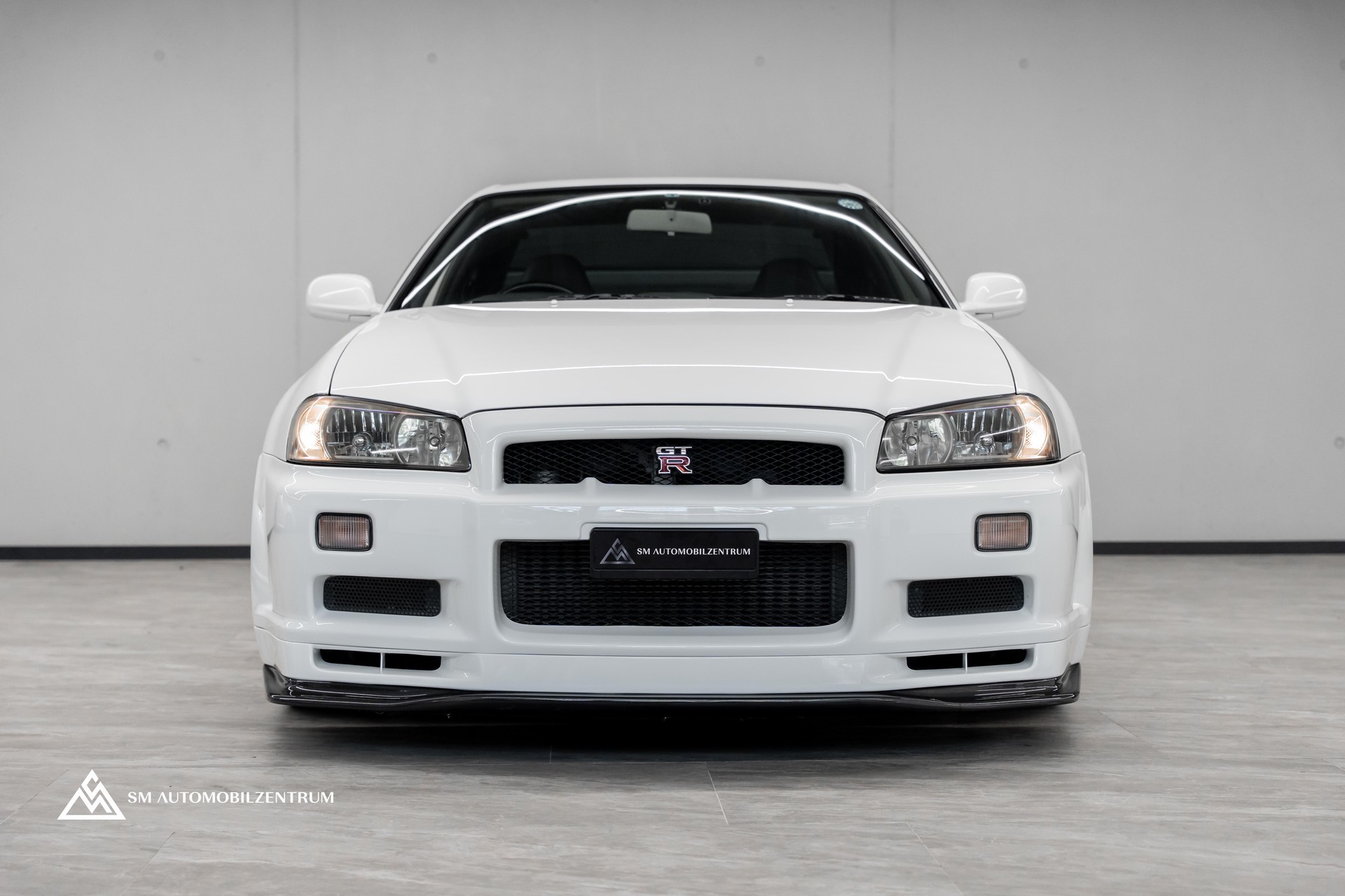 NISSAN Skyline R-34 GTR-showroom-element-2