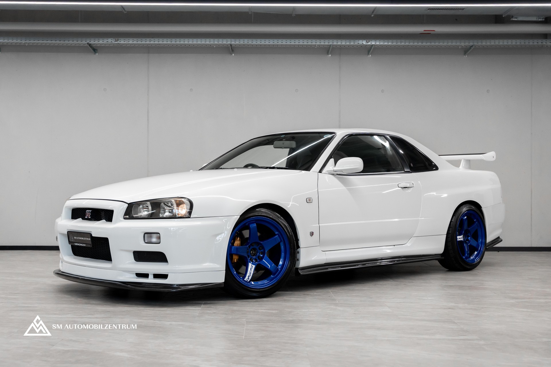 NISSAN Skyline R-34 GTR