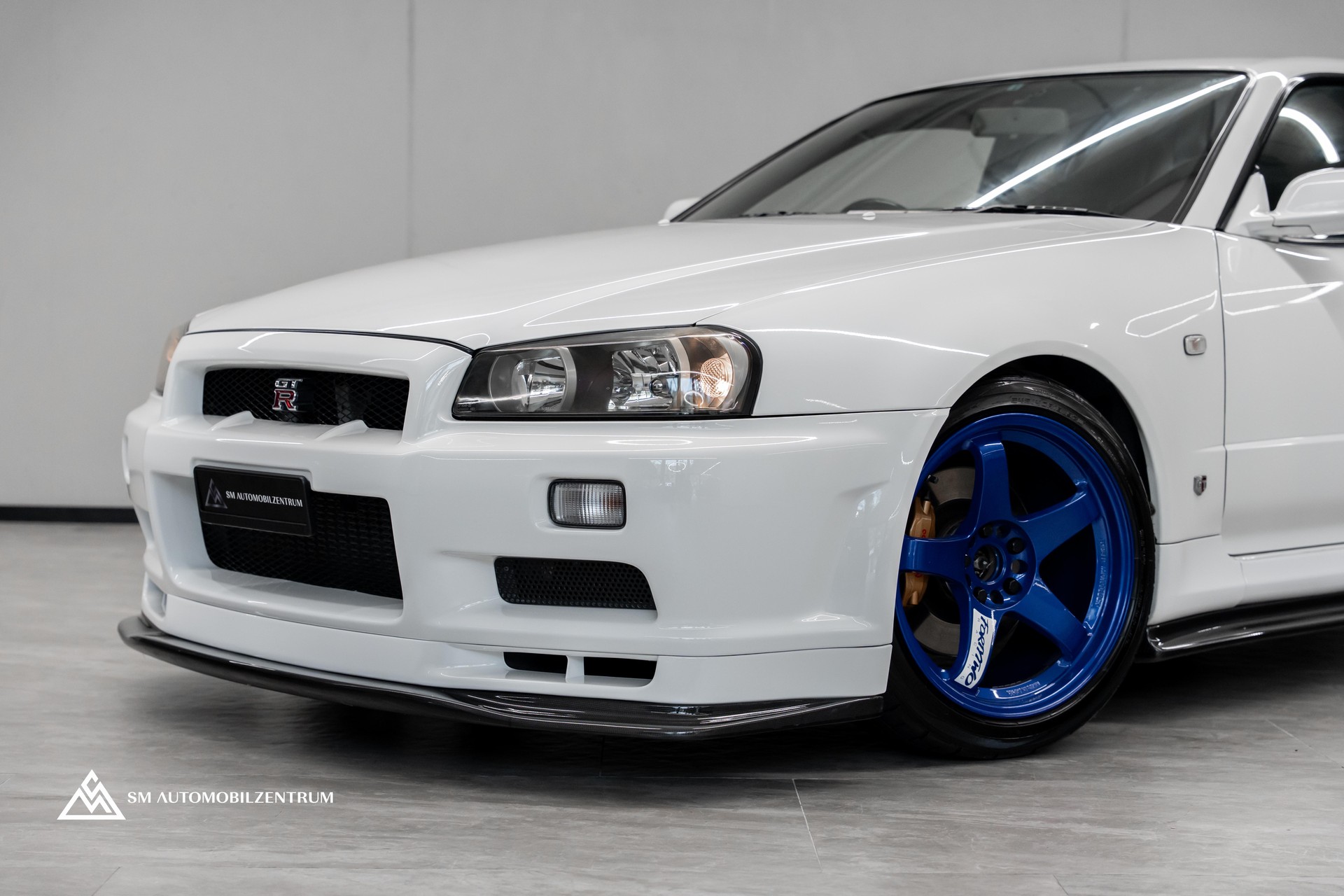 NISSAN Skyline R-34 GTR-showroom-element-3