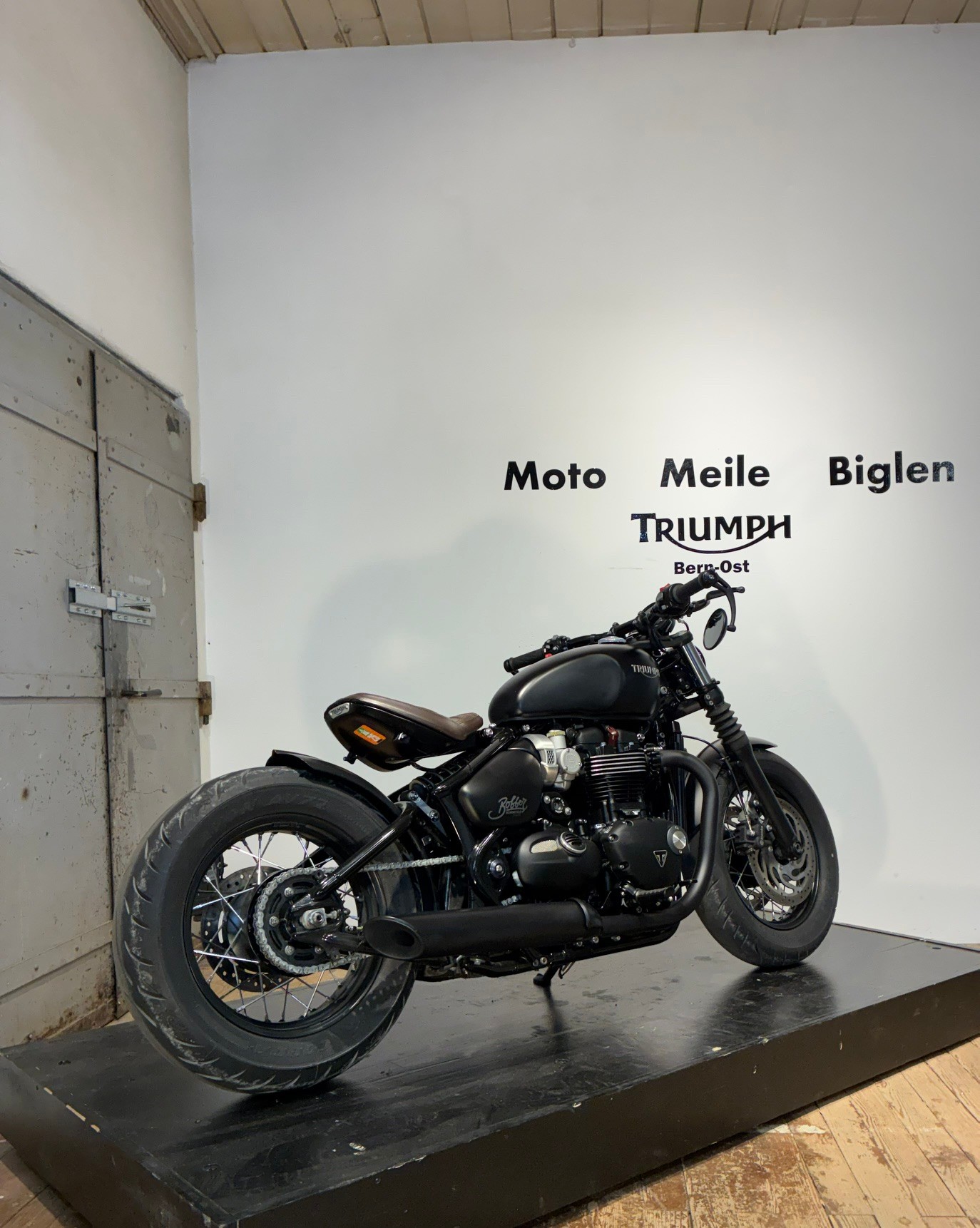 TRIUMPH Bonneville 1200 Bobber Black ABS-image-5